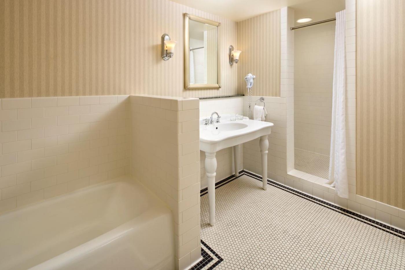 Marcus Whitman Hotel photo 9