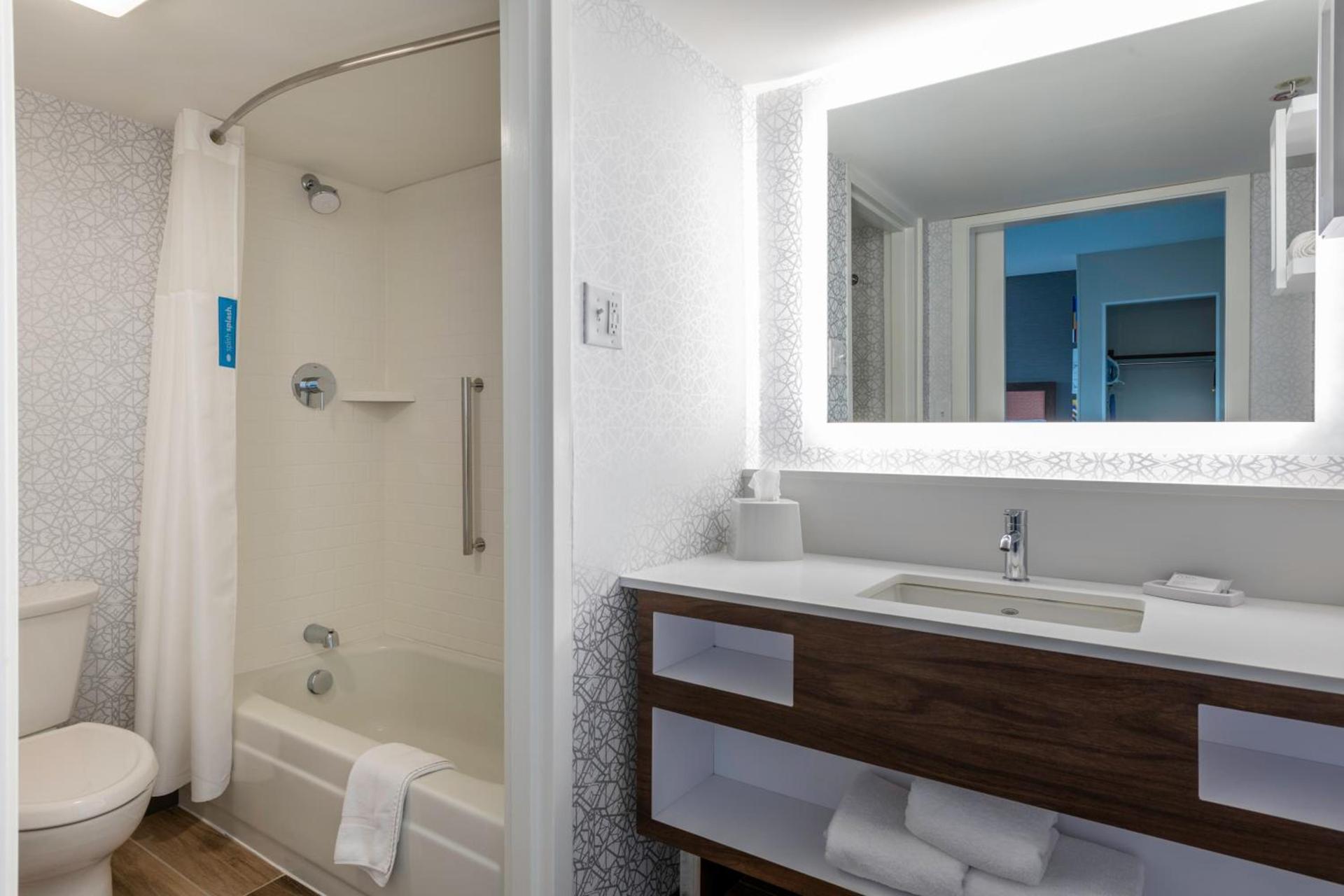 Hampton Inn Manchester Downtown photo 73