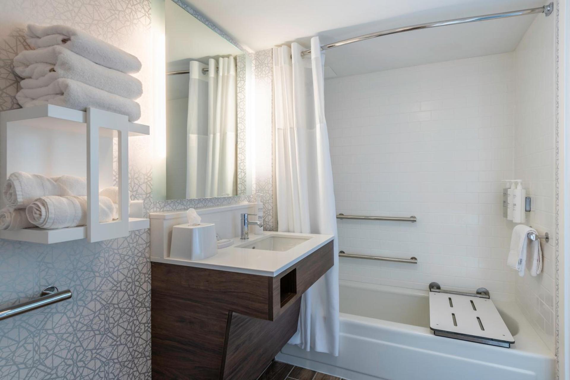 Hampton Inn Manchester Downtown photo 82