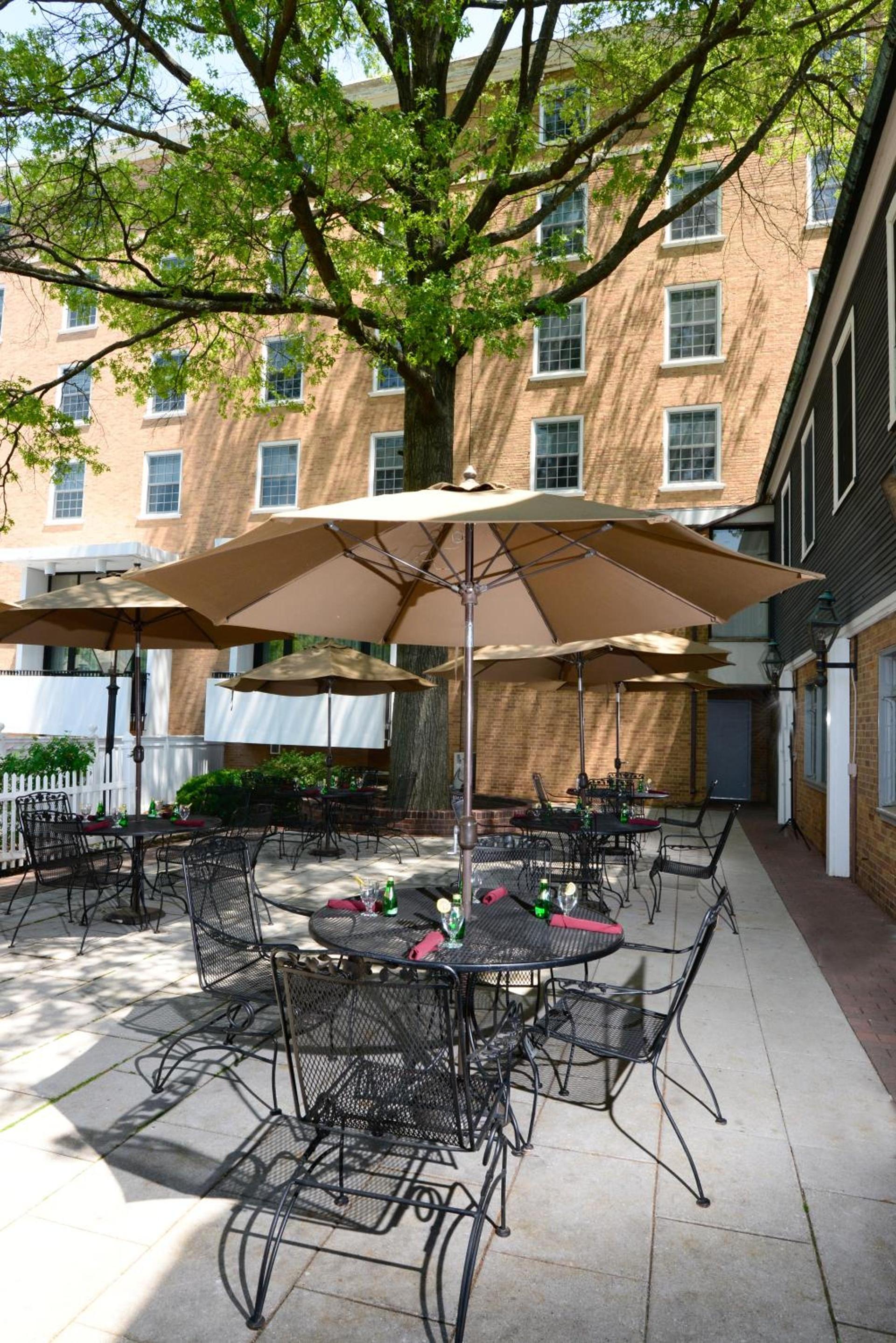 Nassau Inn photo 6