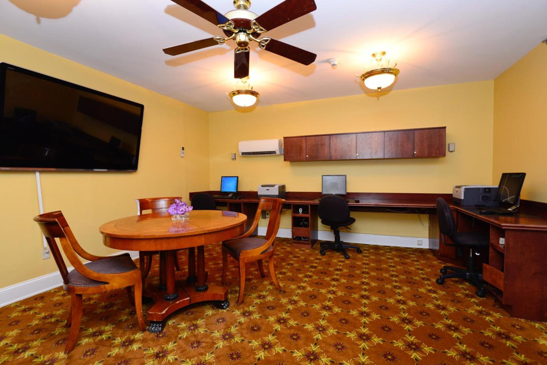 Nassau Inn photo 37