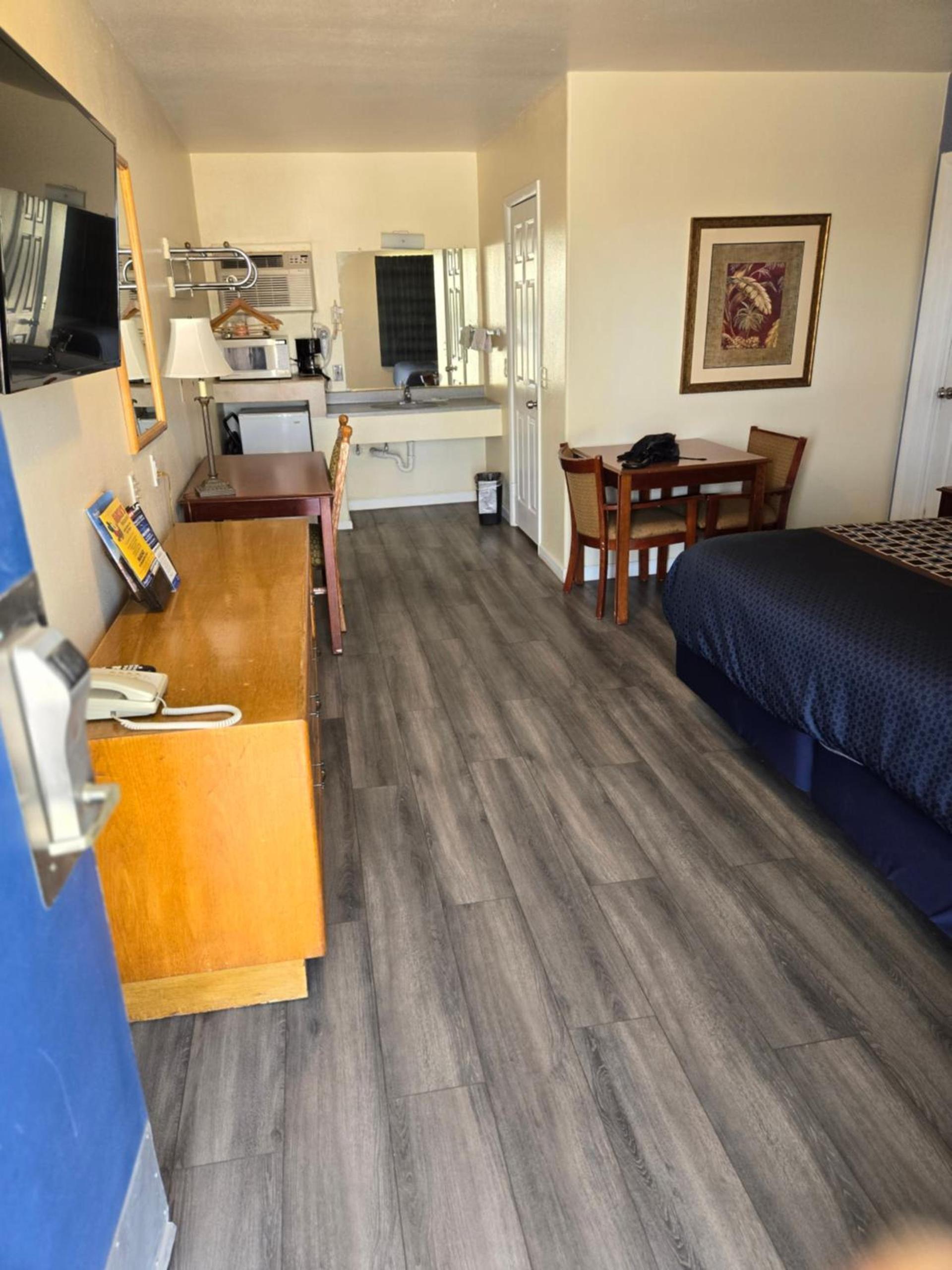 Rodeway Inn & Suites Blythe I-10 photo 46