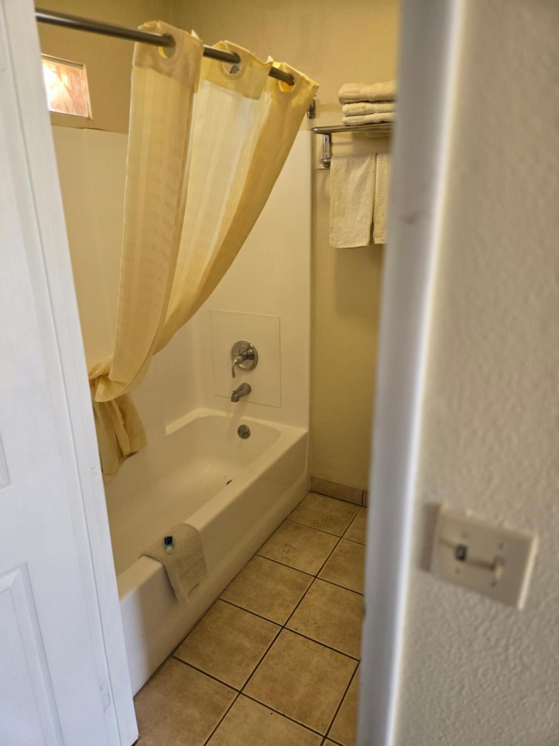 Rodeway Inn & Suites Blythe I-10 photo 53