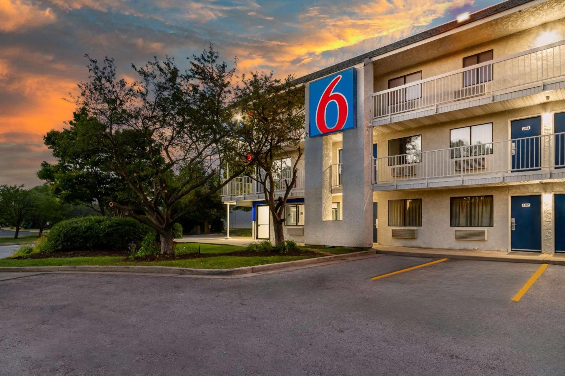 Motel 6-Rolling Meadows, IL - Chicago Northwest photo 3