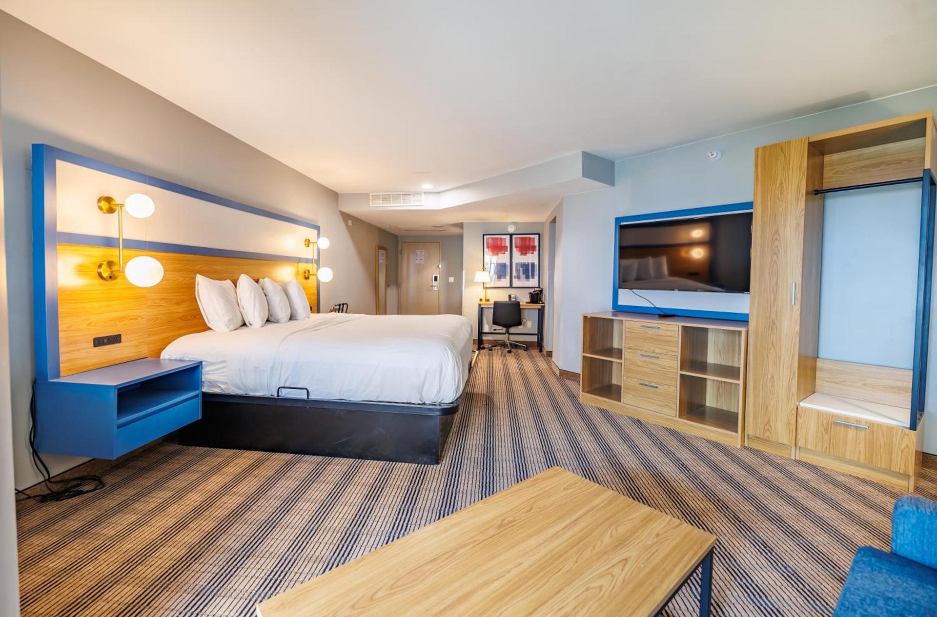 AmericInn by Wyndham Omaha Near Zoo photo 37