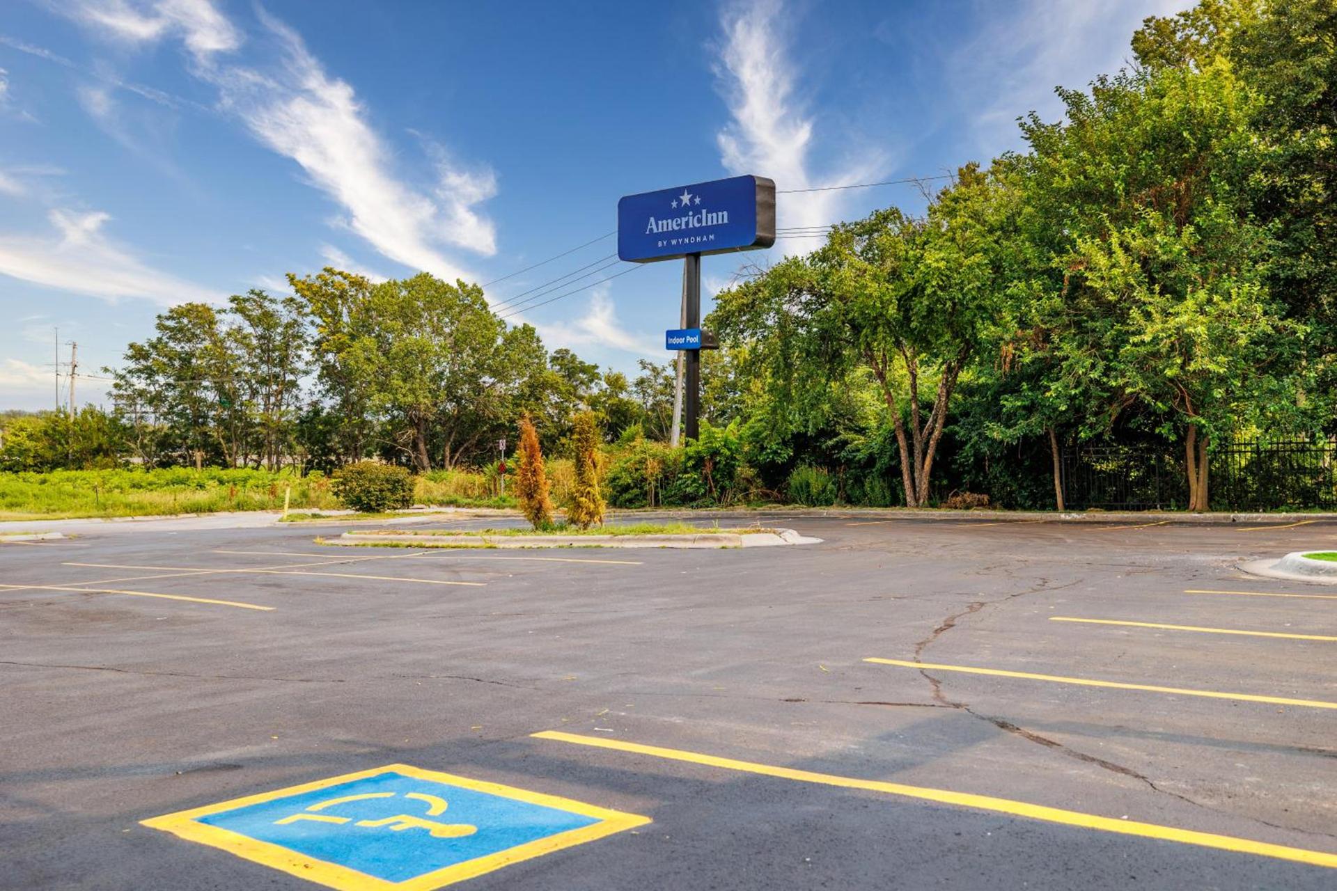 AmericInn by Wyndham Omaha Near Zoo photo 45