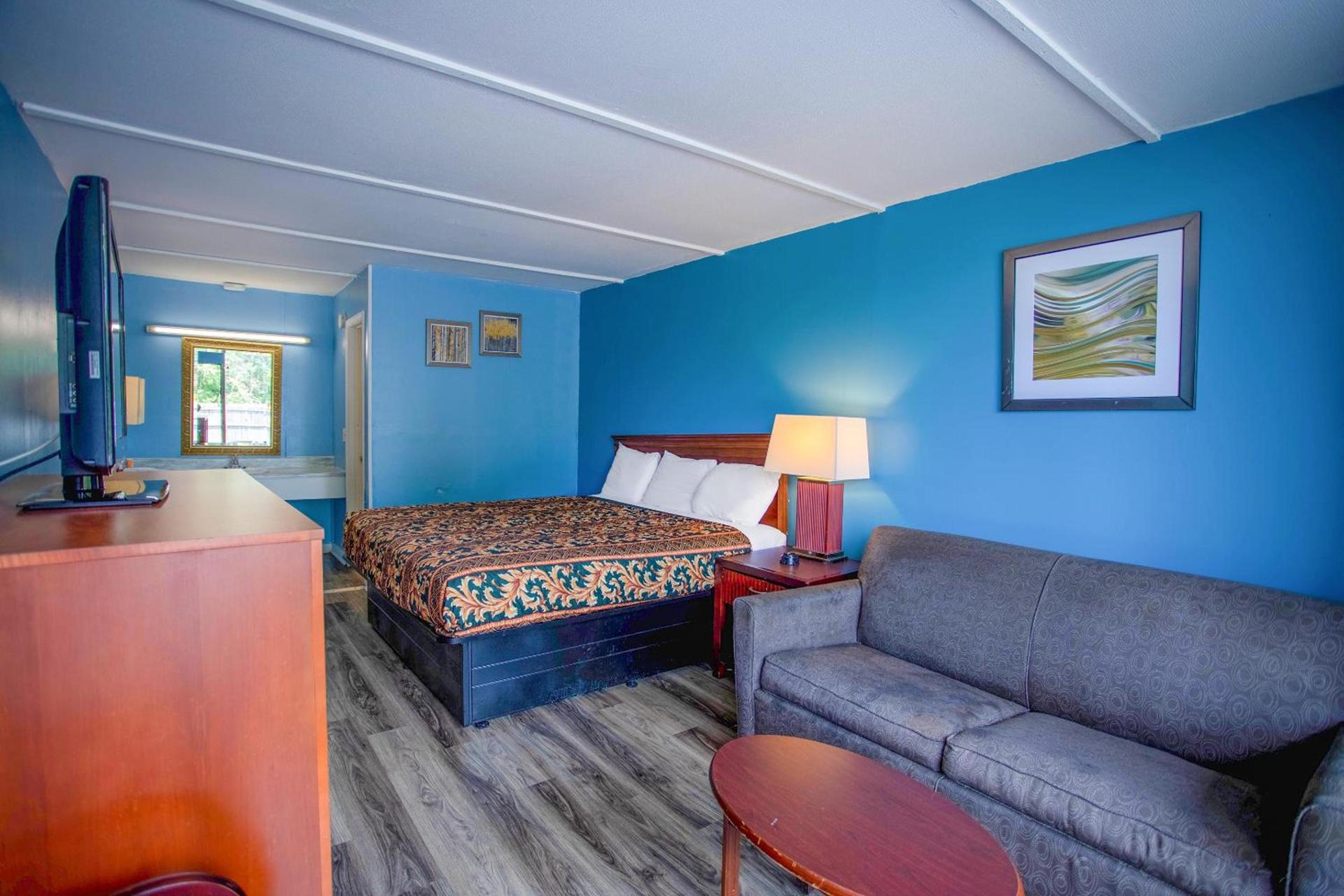 OYO Inn Kernersville photo 38