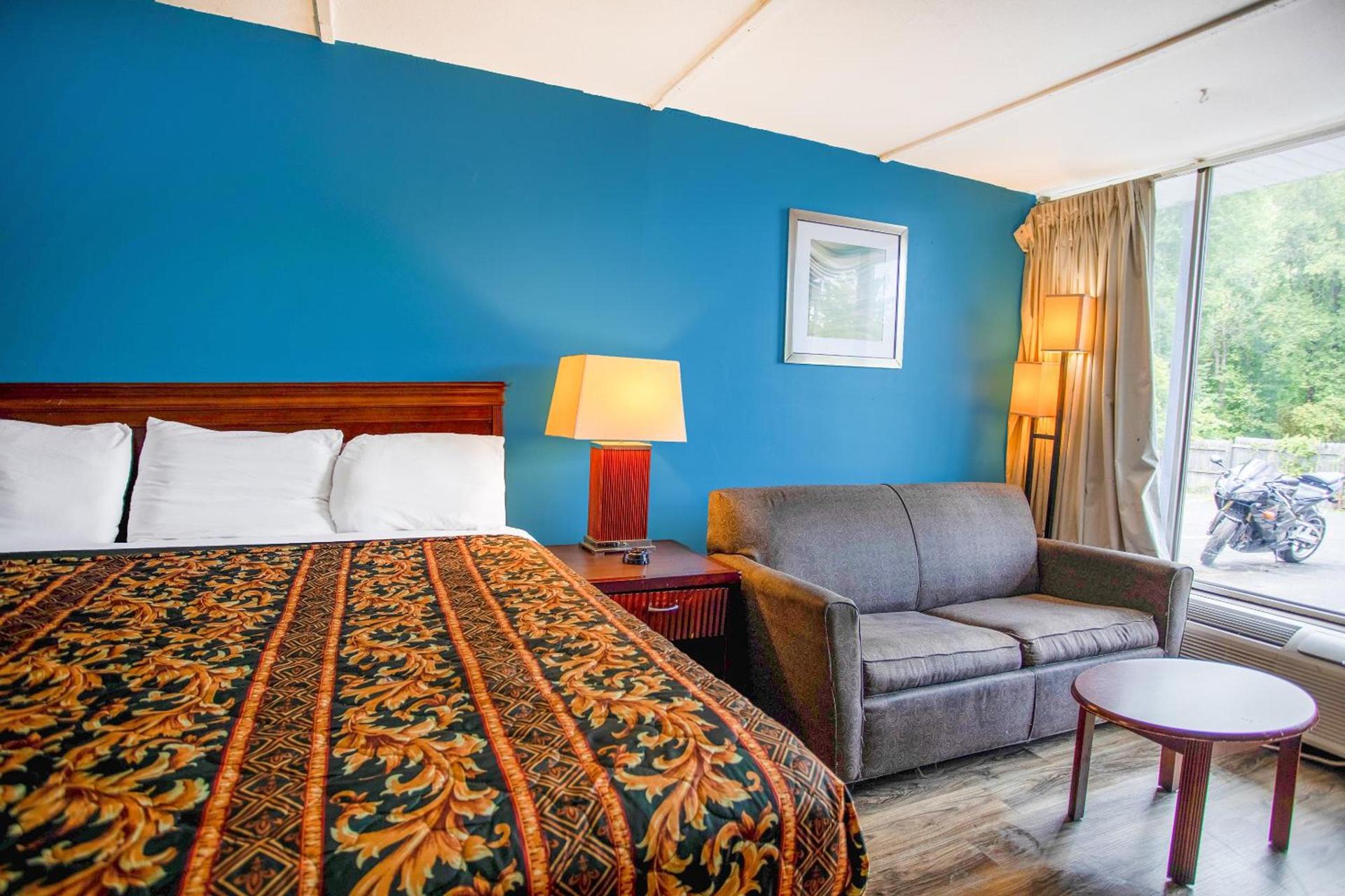 OYO Inn Kernersville photo 37