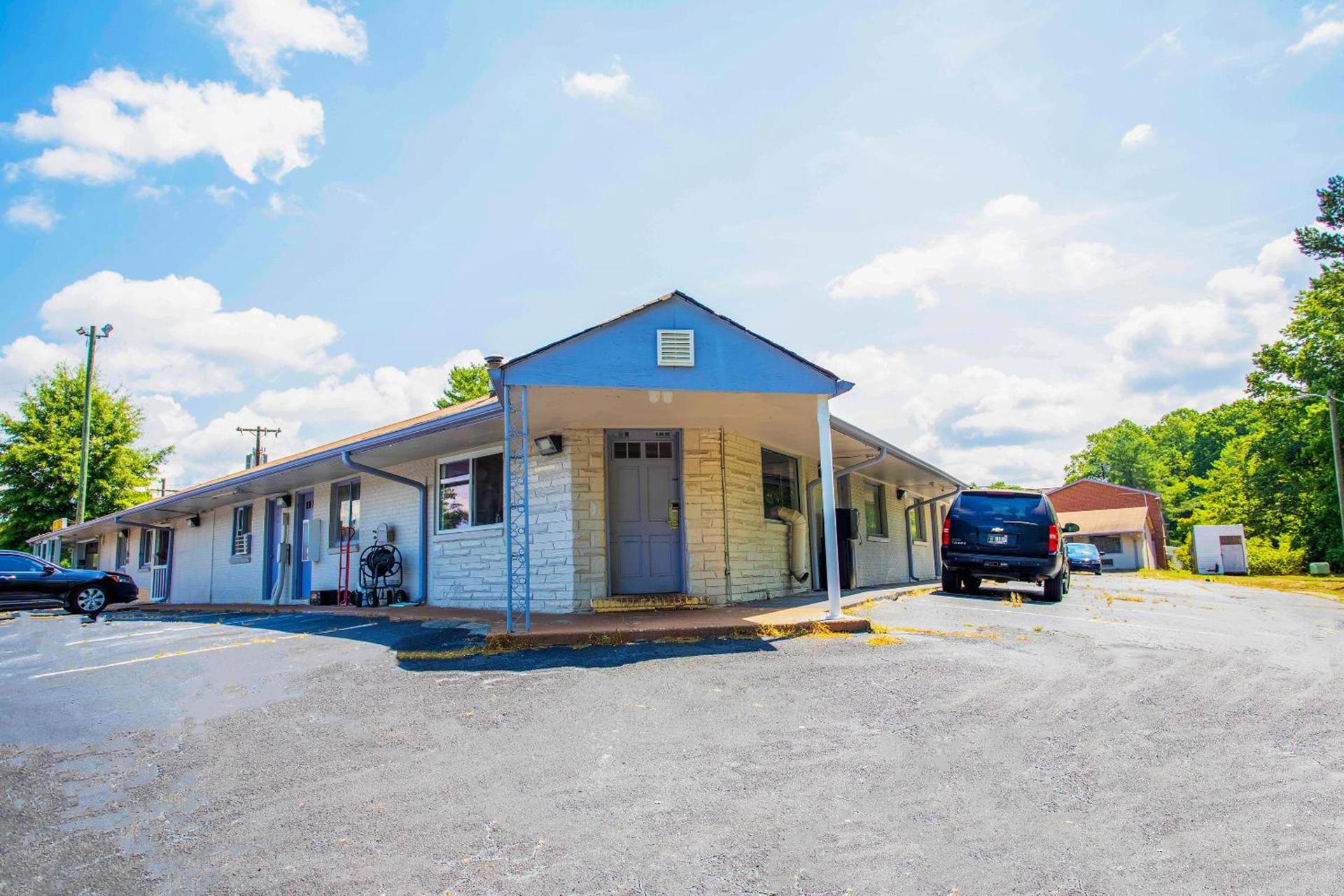 OYO Inn Kernersville photo 31