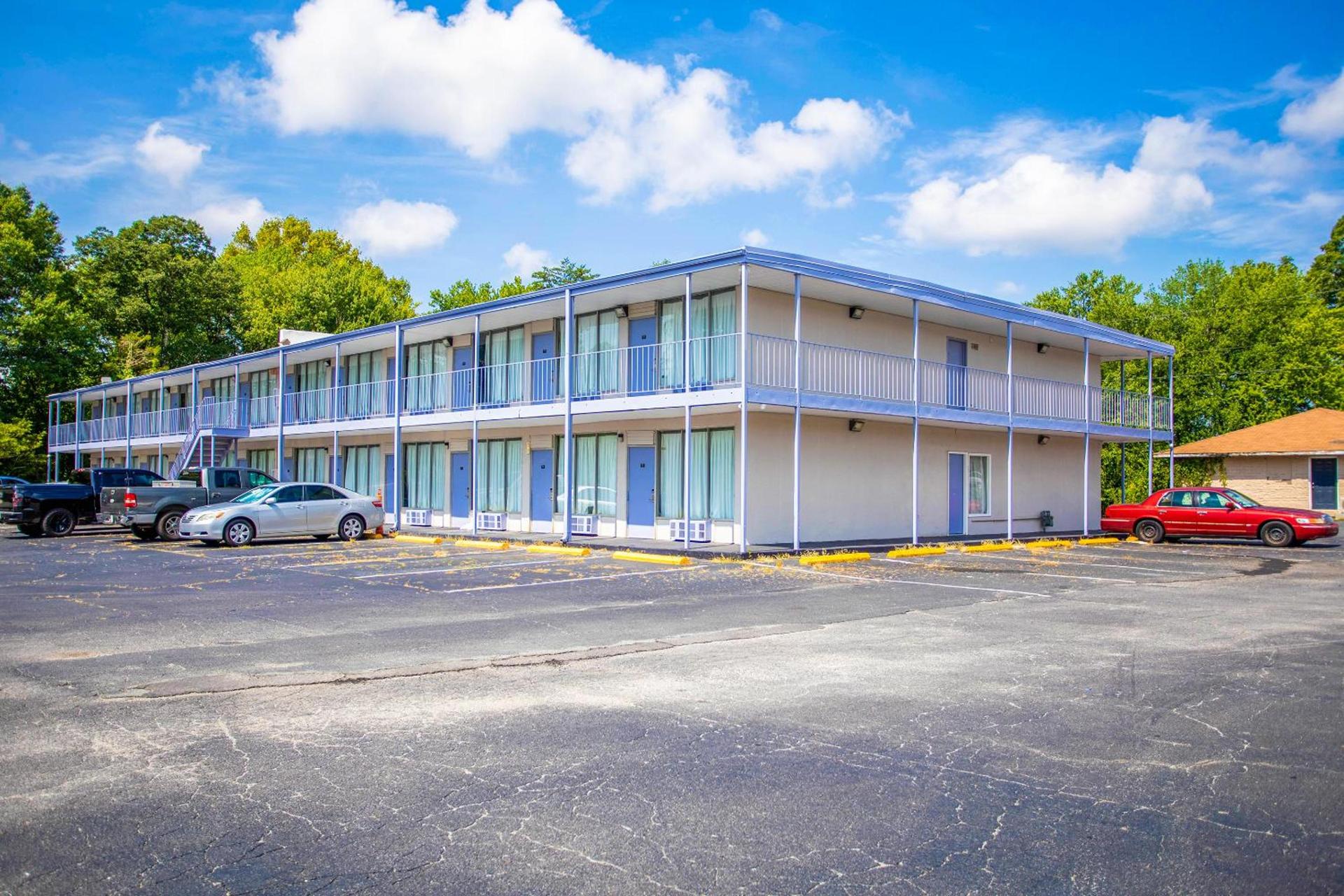 OYO Inn Kernersville photo 3