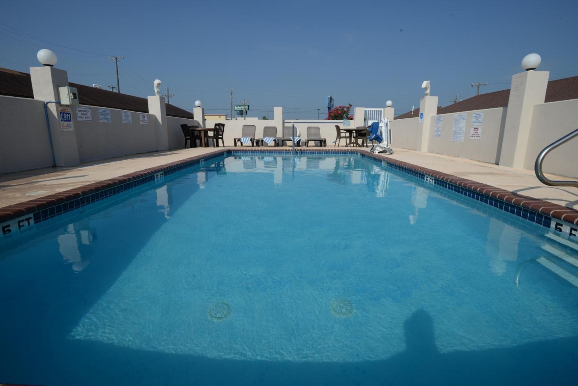 Port Isla Inn photo 9