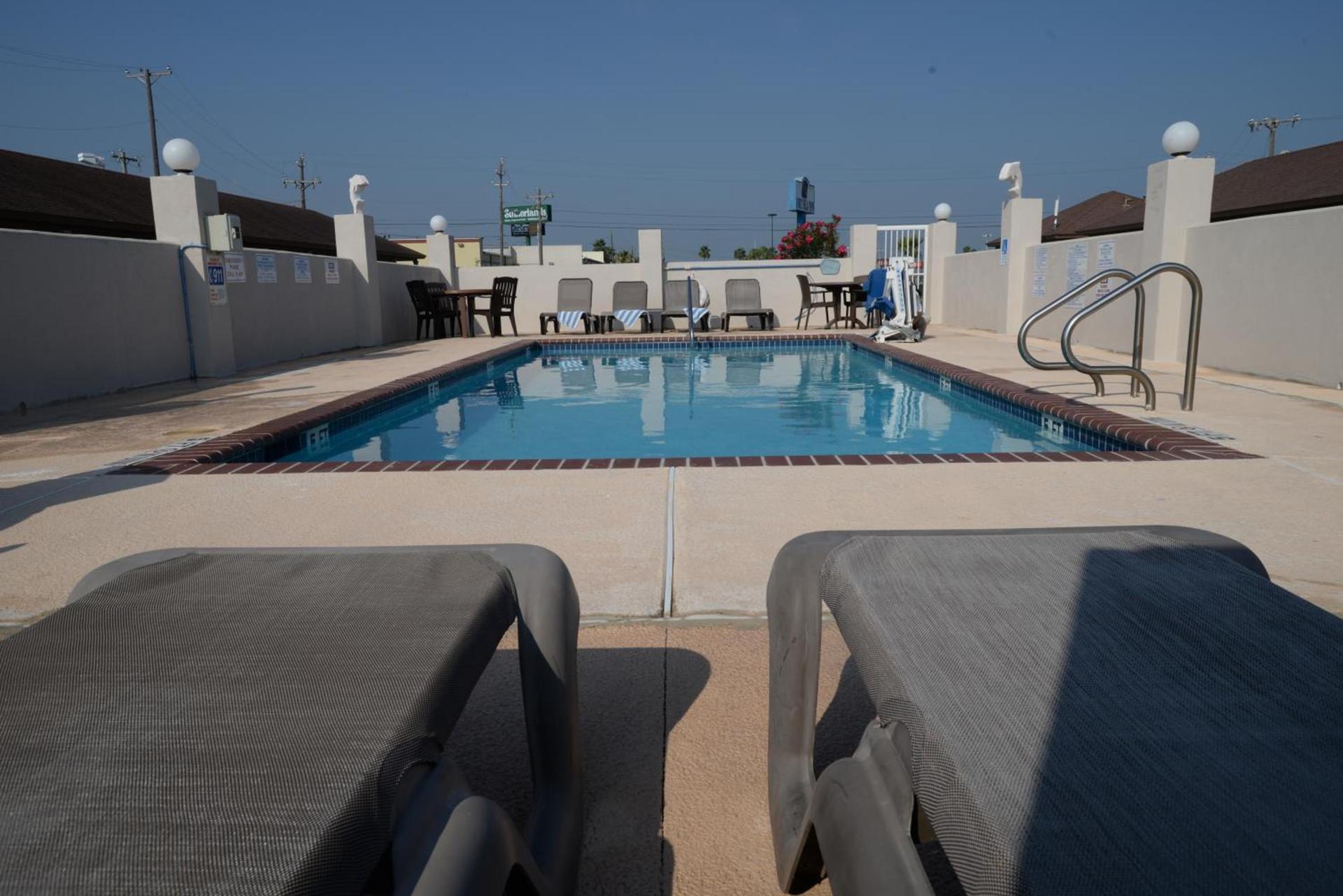 Port Isla Inn photo 2