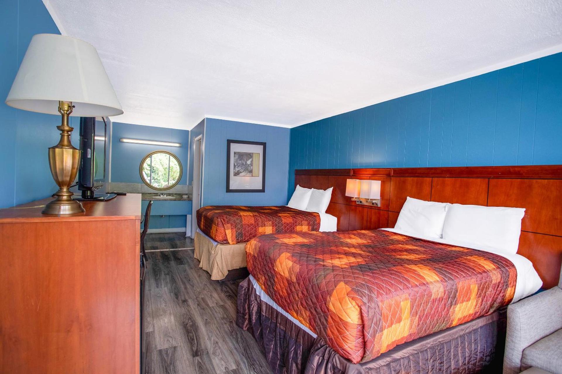 OYO Inn Kernersville photo 16