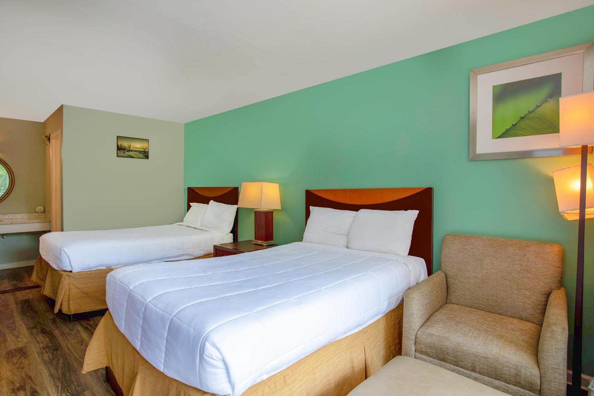 OYO Inn Kernersville photo 27