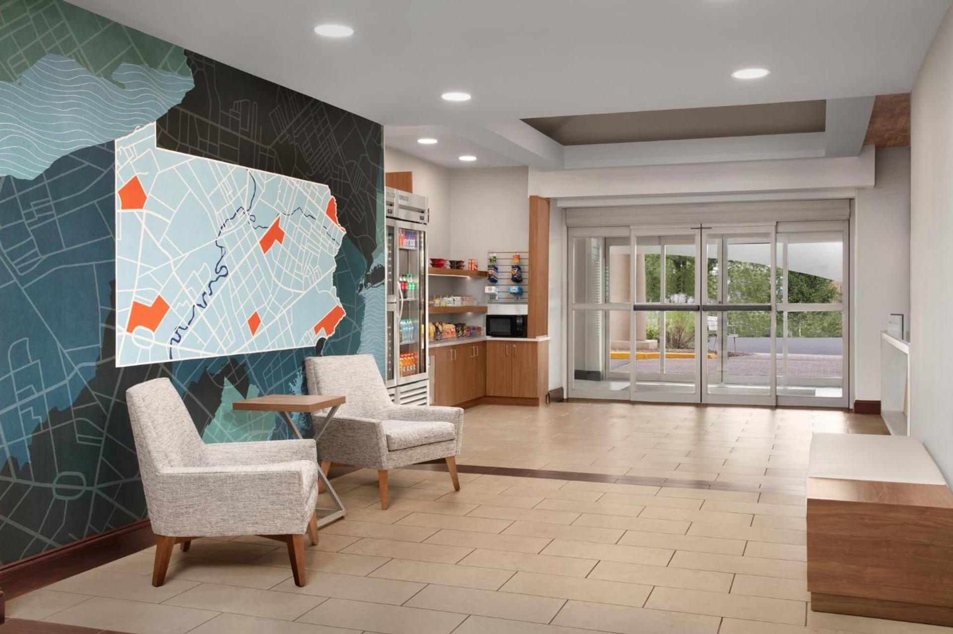 Holiday Inn Express & Suites by IHG Chambersburg by IHG photo 9