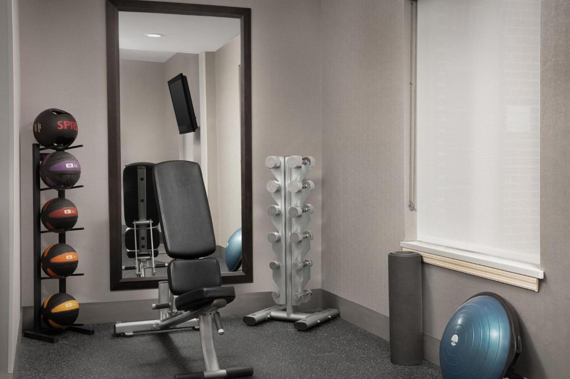 Holiday Inn Express & Suites by IHG Chambersburg by IHG photo 48