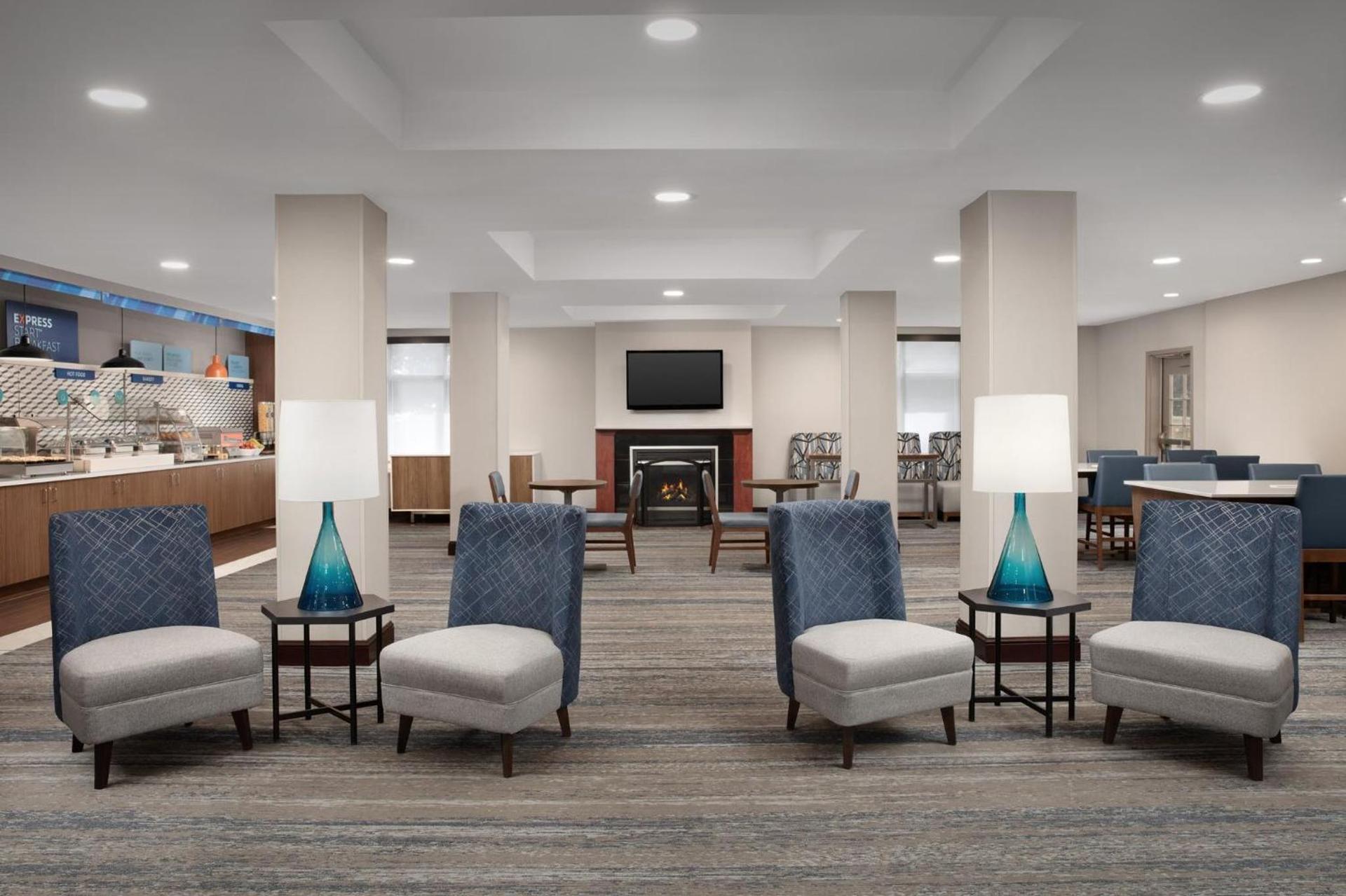 Holiday Inn Express & Suites by IHG Chambersburg by IHG photo 14