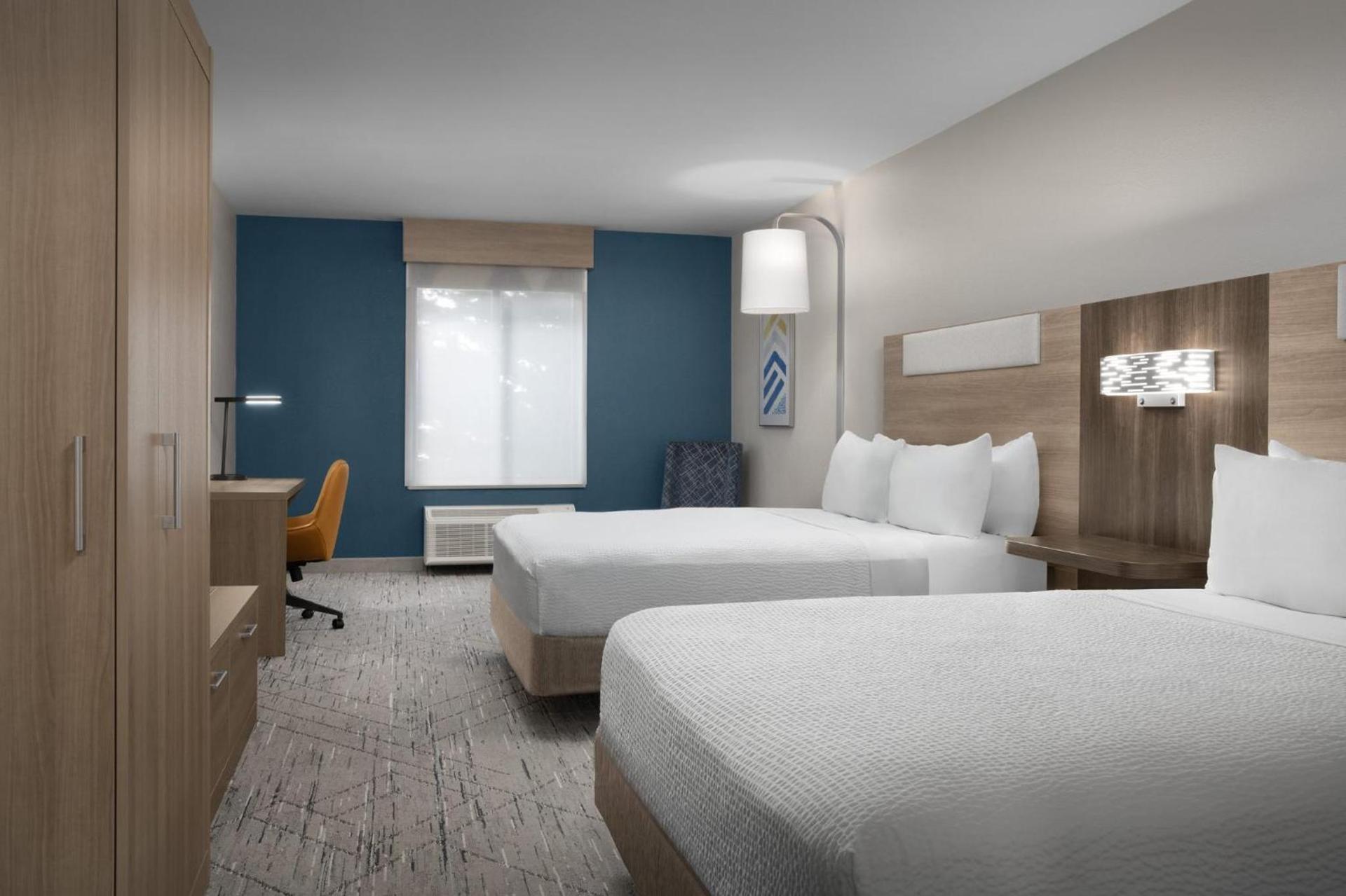 Holiday Inn Express & Suites by IHG Chambersburg by IHG photo 41