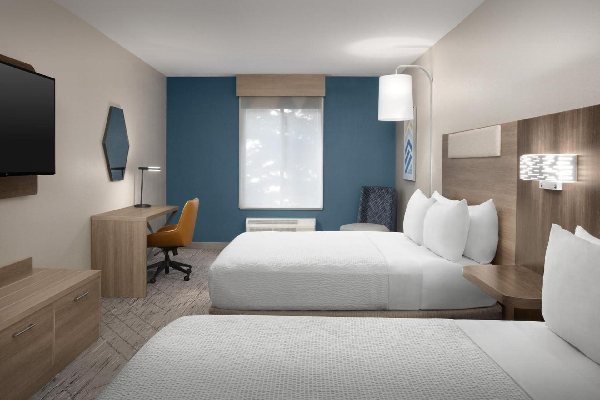 Holiday Inn Express & Suites by IHG Chambersburg by IHG photo 28