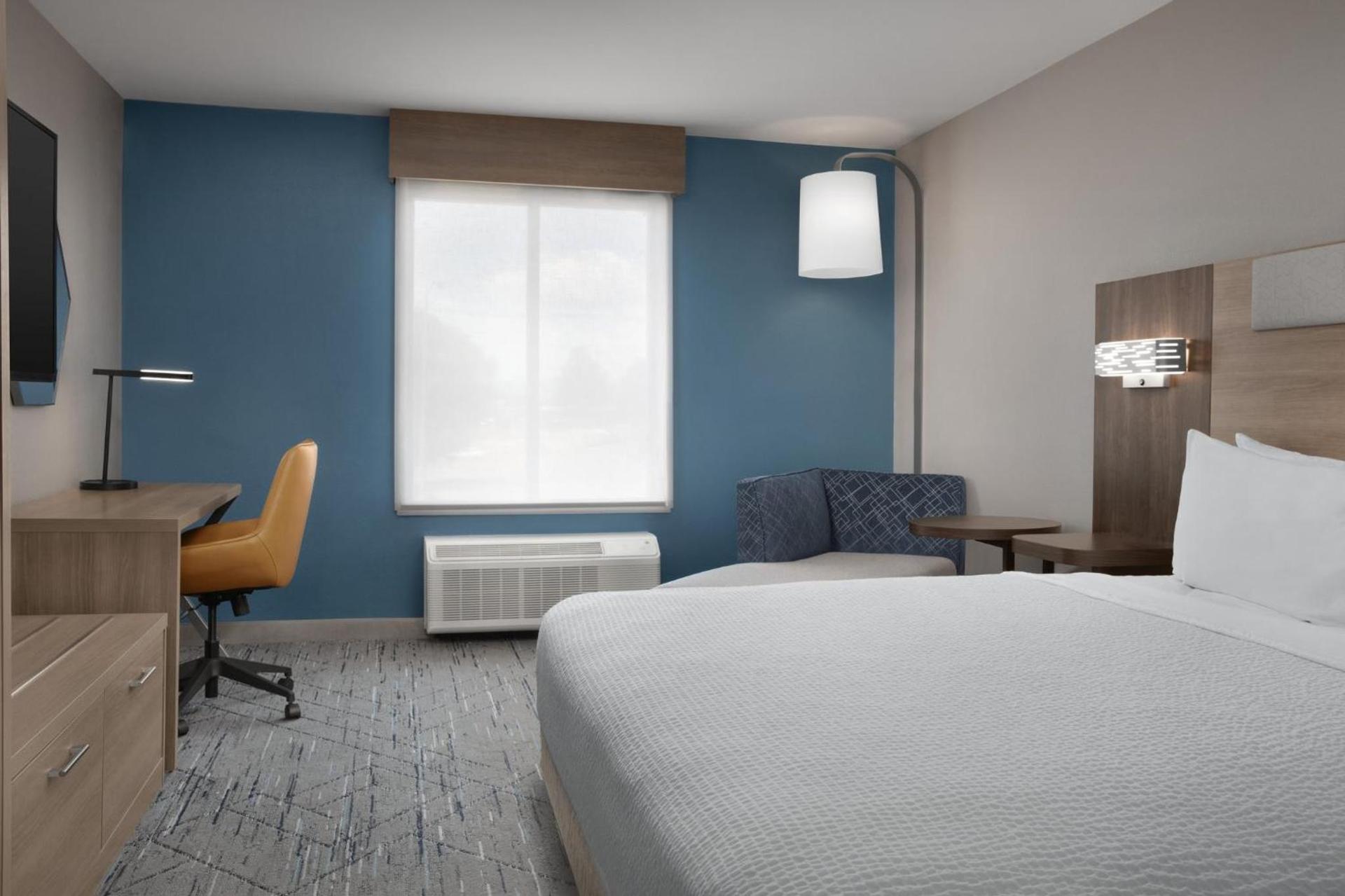 Holiday Inn Express & Suites by IHG Chambersburg by IHG photo 33