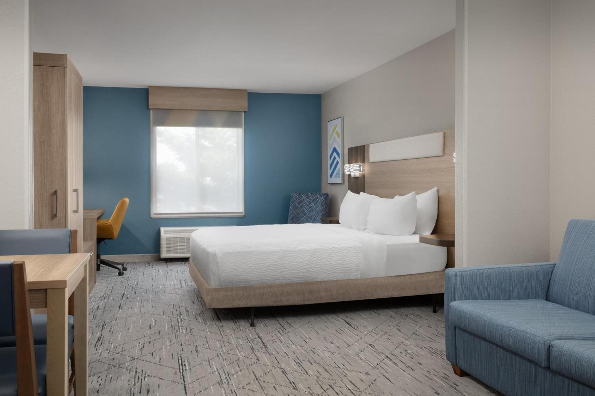 Holiday Inn Express & Suites by IHG Chambersburg by IHG photo 24
