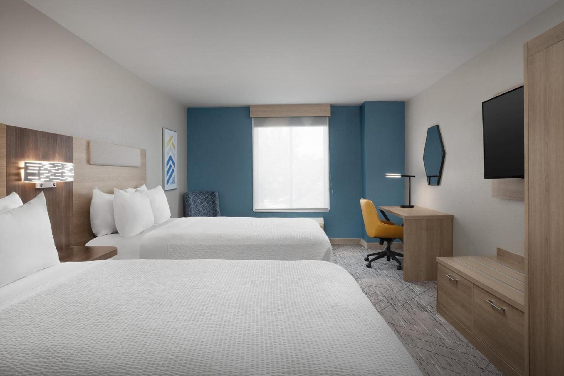 Holiday Inn Express & Suites by IHG Chambersburg by IHG photo 40