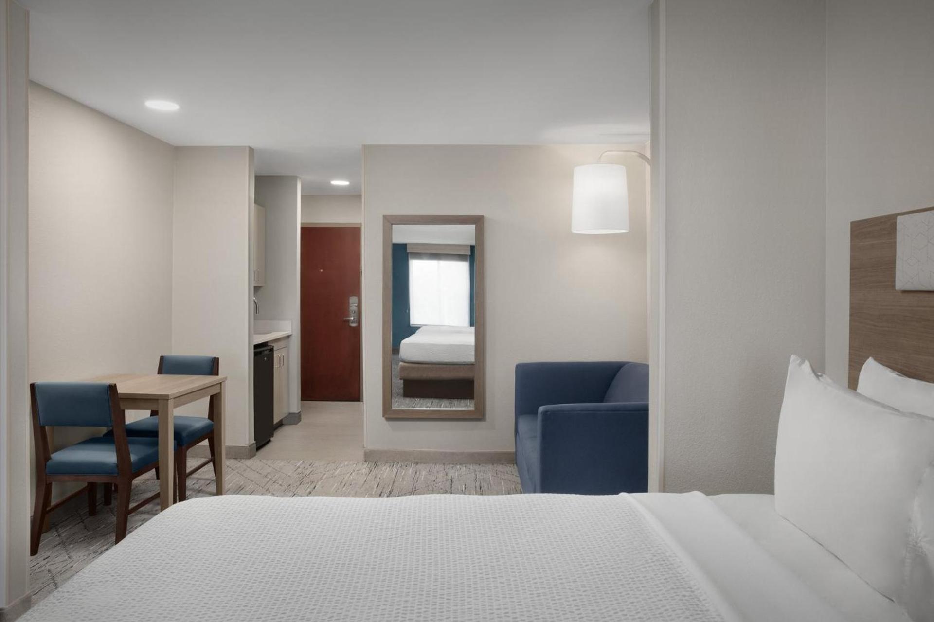 Holiday Inn Express & Suites by IHG Chambersburg by IHG photo 20