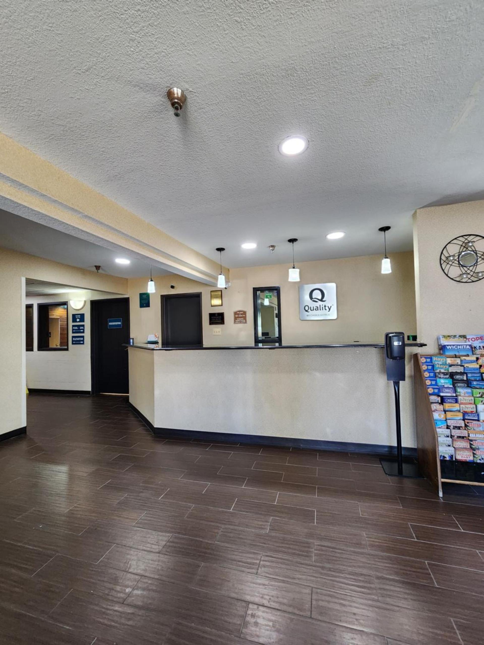 Quality Inn I-70 at Wanamaker photo 6