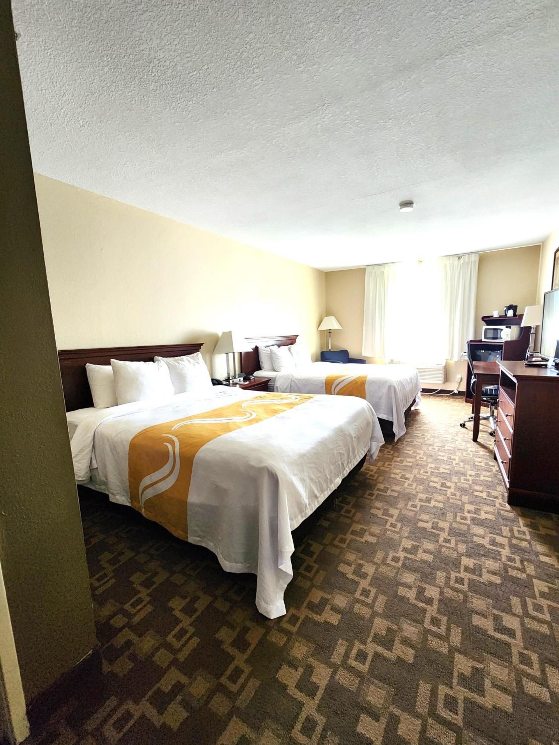 Quality Inn I-70 at Wanamaker photo 19
