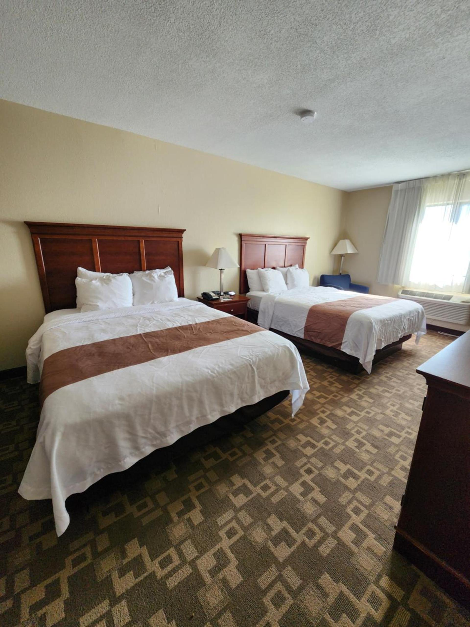 Quality Inn I-70 at Wanamaker photo 21
