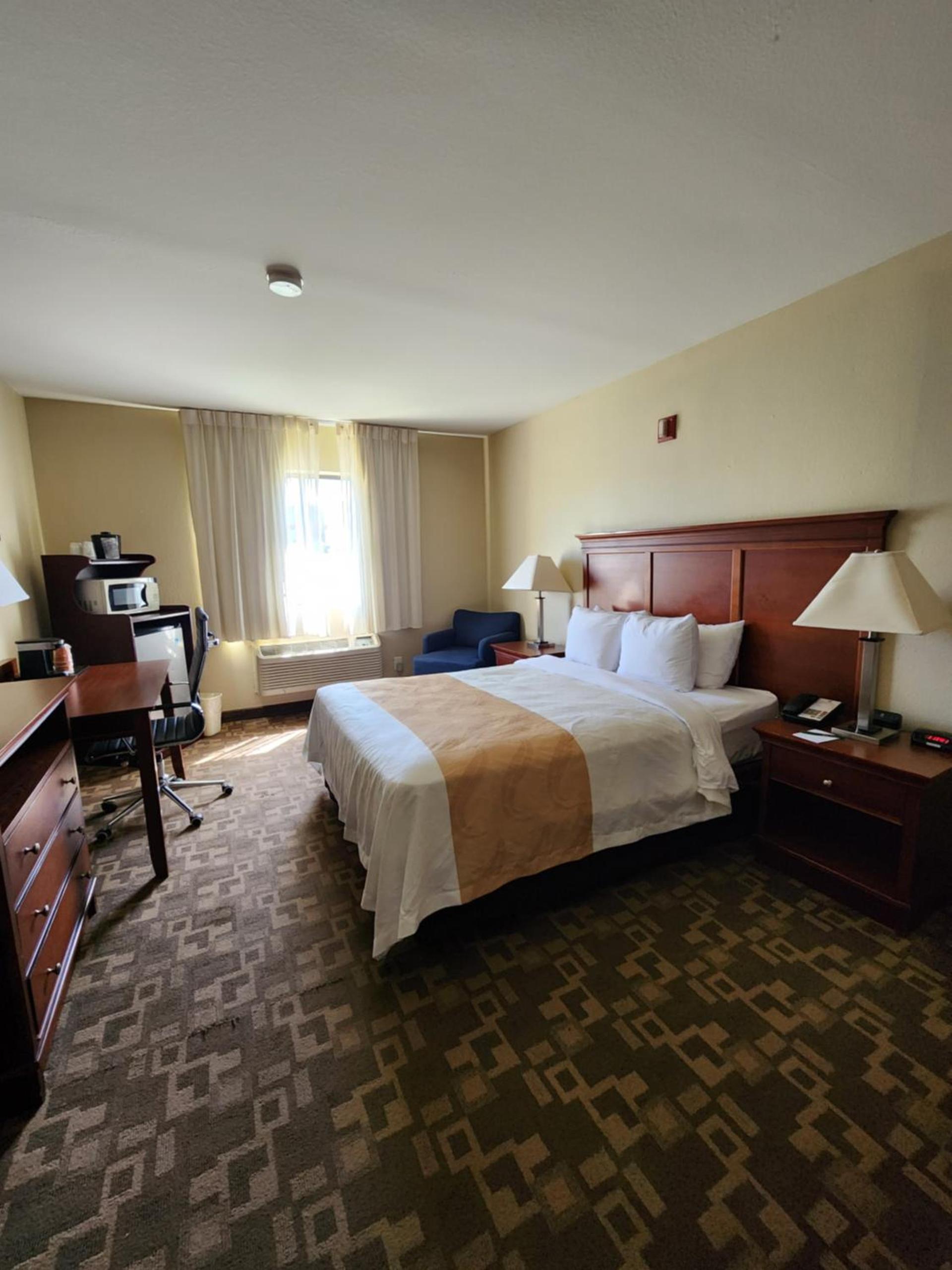 Quality Inn I-70 at Wanamaker photo 24