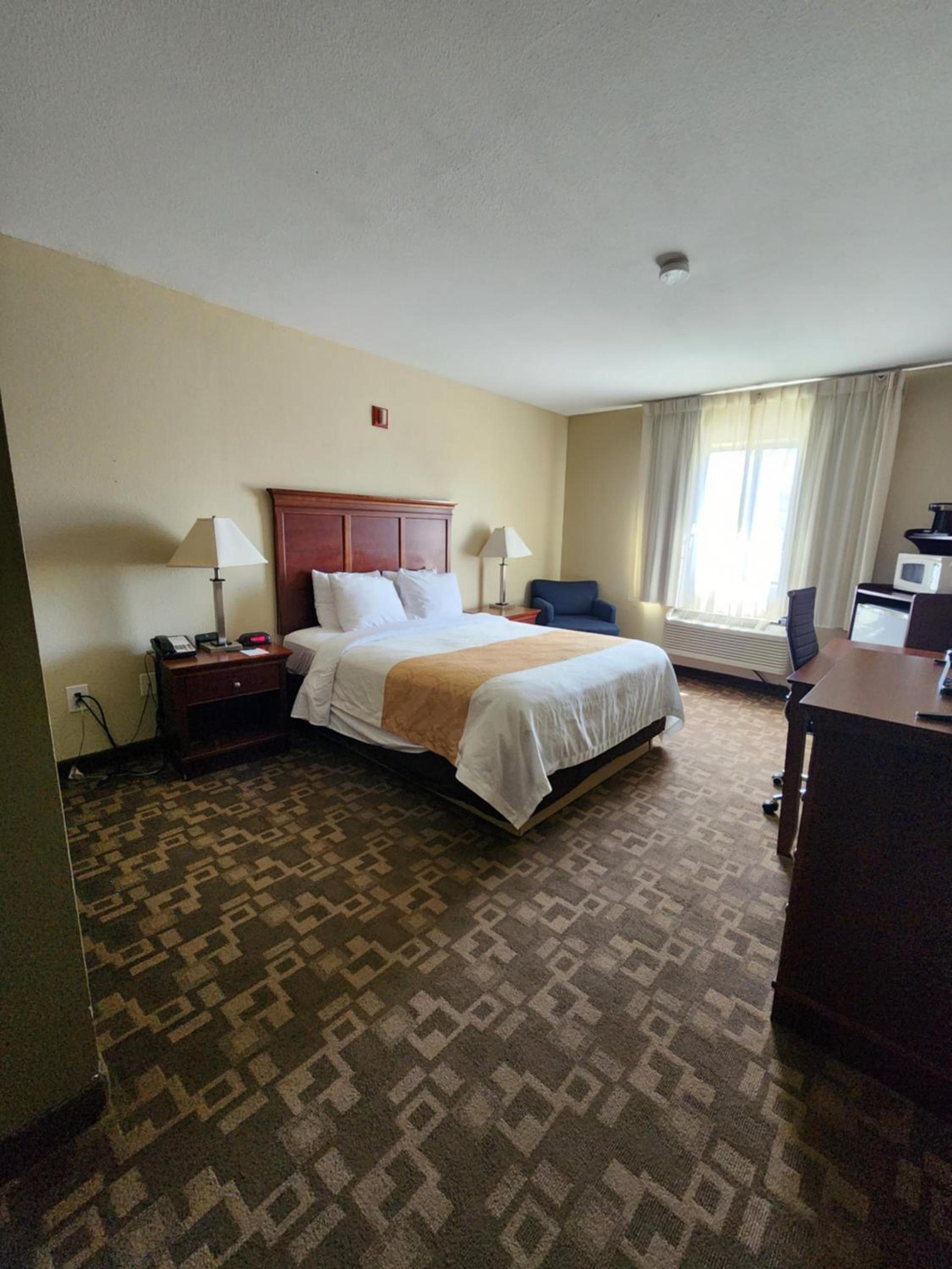 Quality Inn I-70 at Wanamaker photo 26