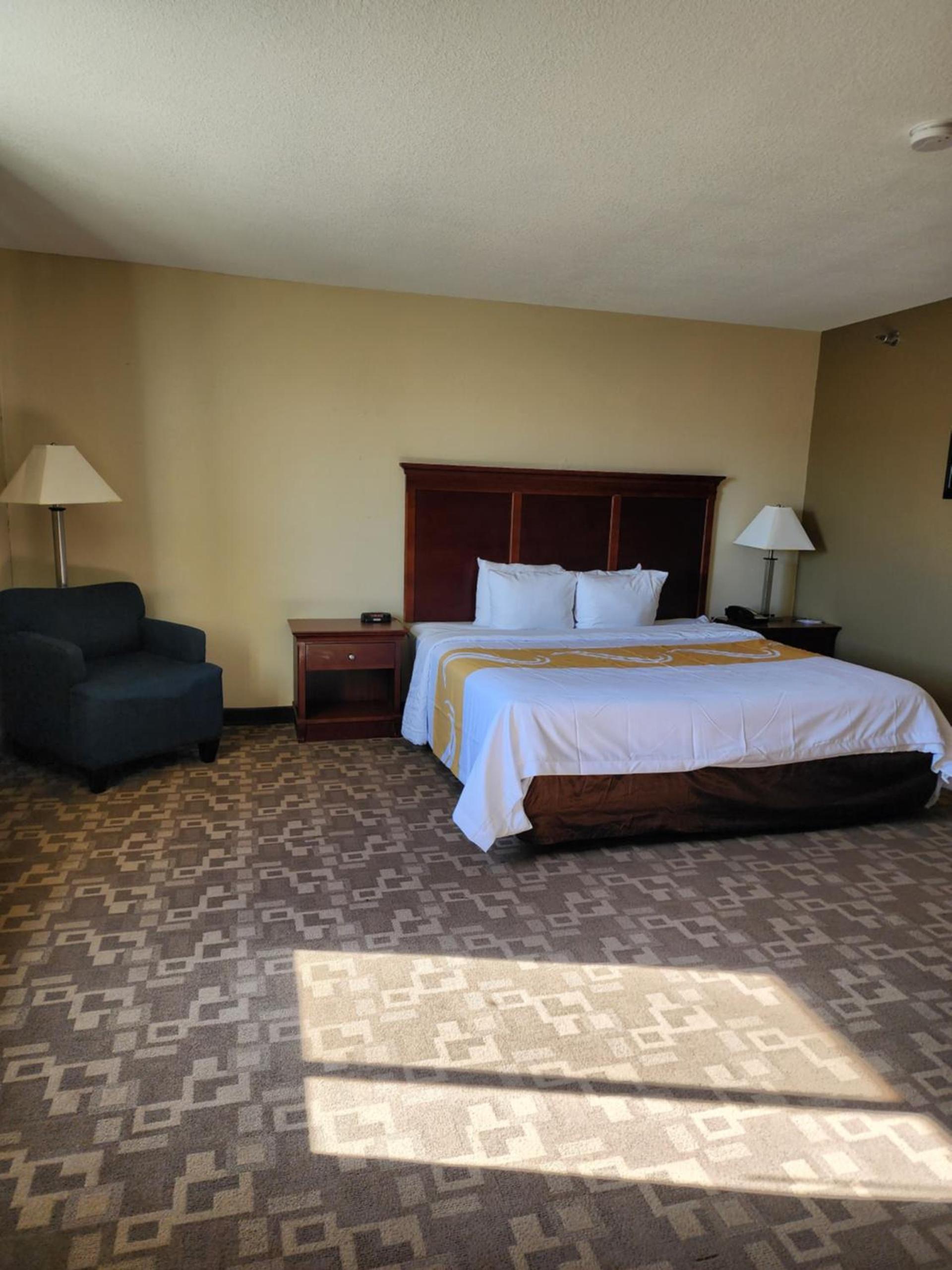 Quality Inn I-70 at Wanamaker photo 31