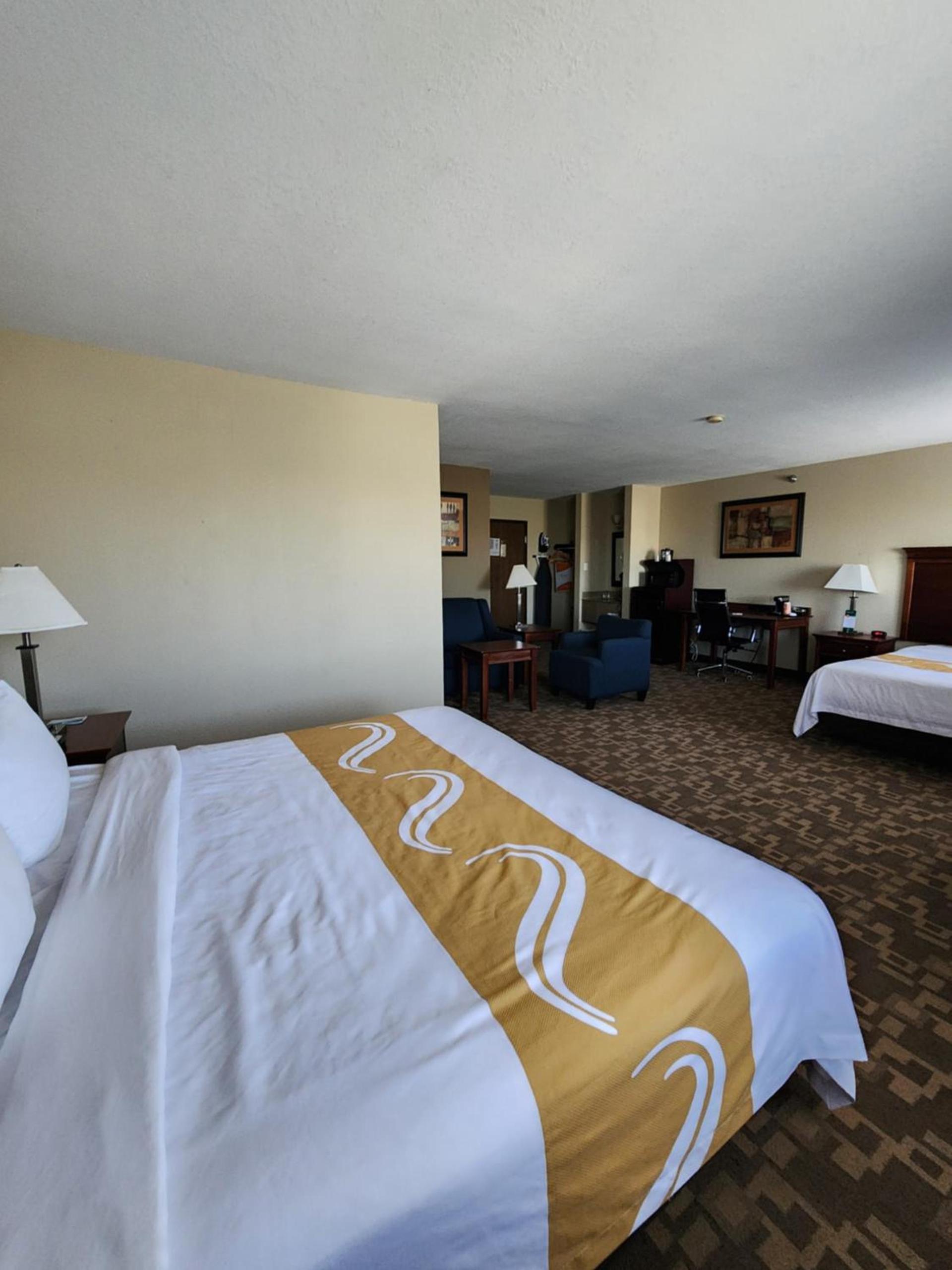 Quality Inn I-70 at Wanamaker photo 33