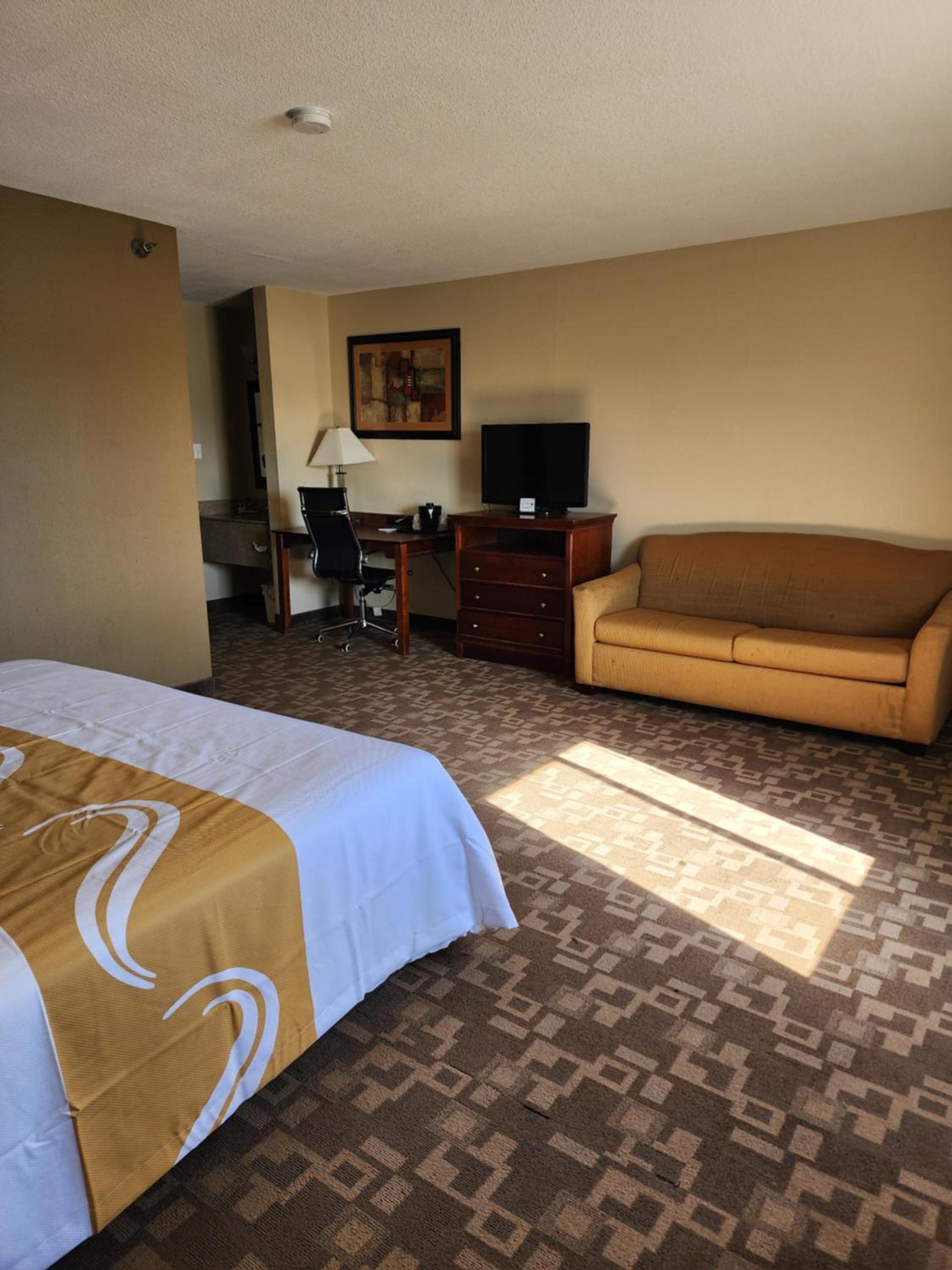 Quality Inn I-70 at Wanamaker photo 30