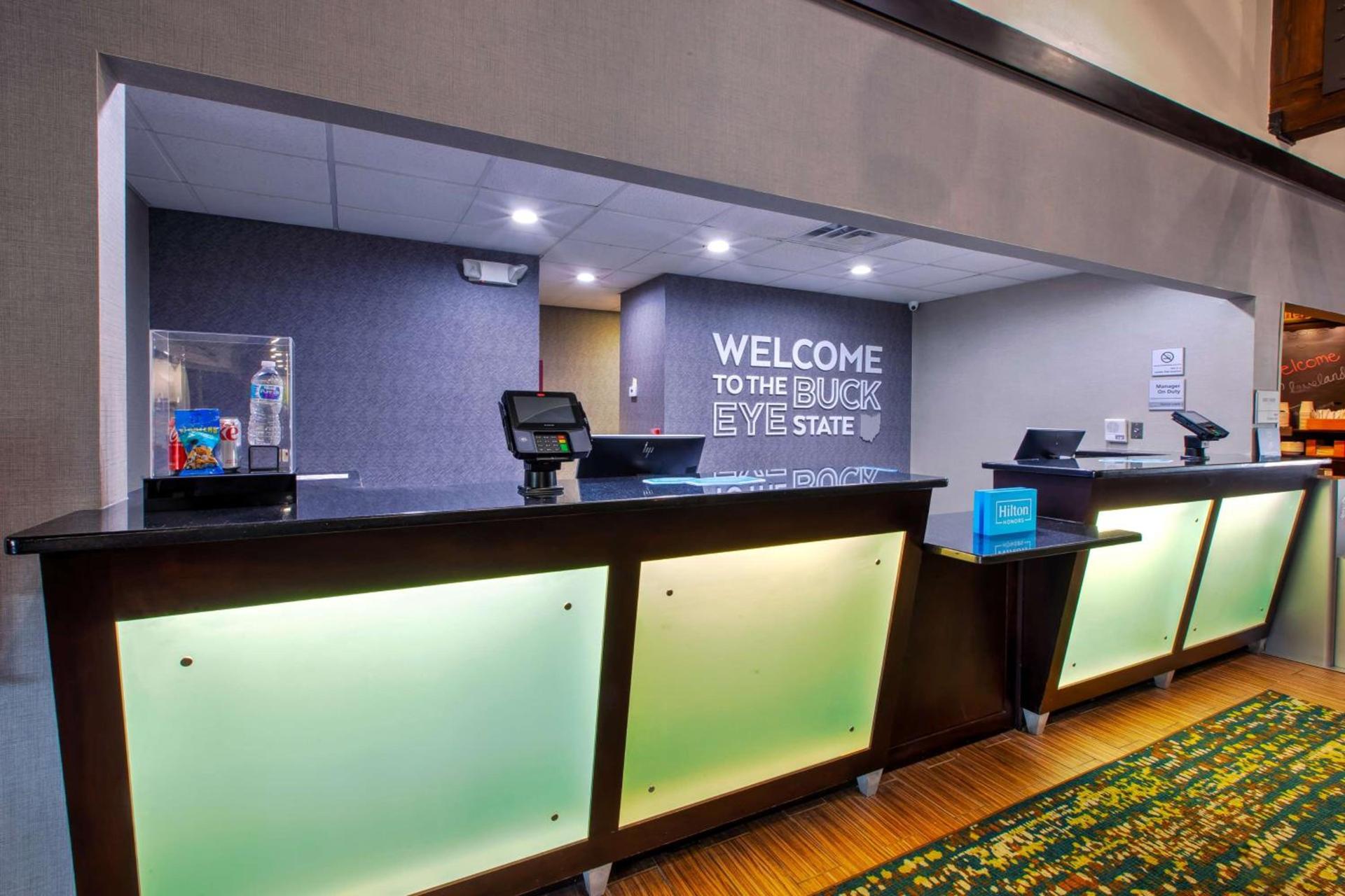 Hampton Inn & Suites Cleveland-Airport/Middleburg Heights photo 8