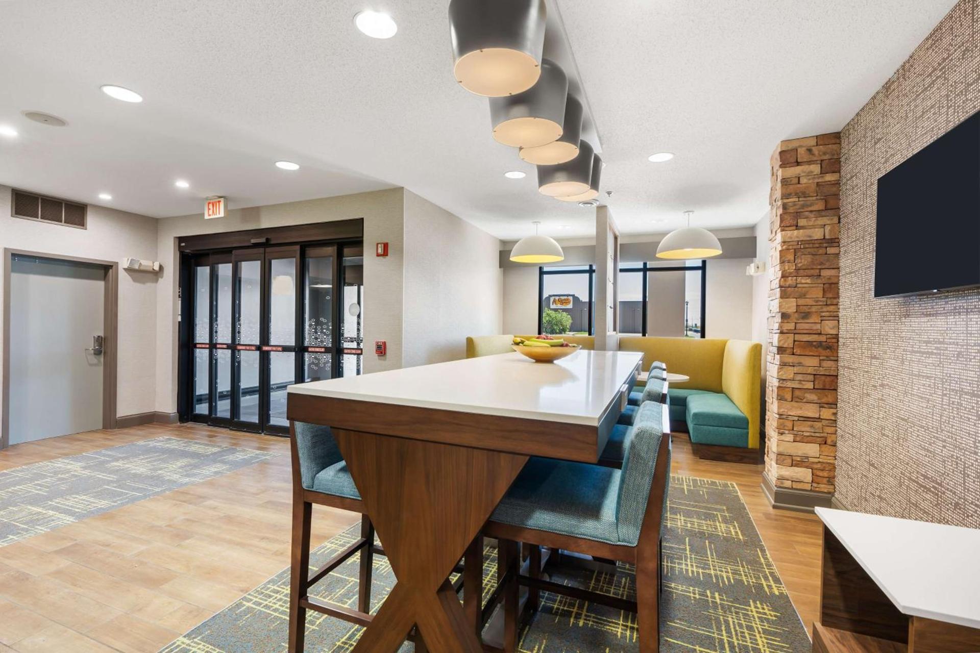 Hampton Inn Ottawa - Starved Rock Area photo 12