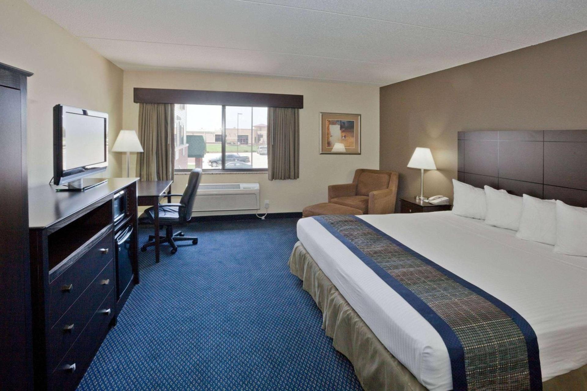 AmericInn by Wyndham Lincoln South photo 64