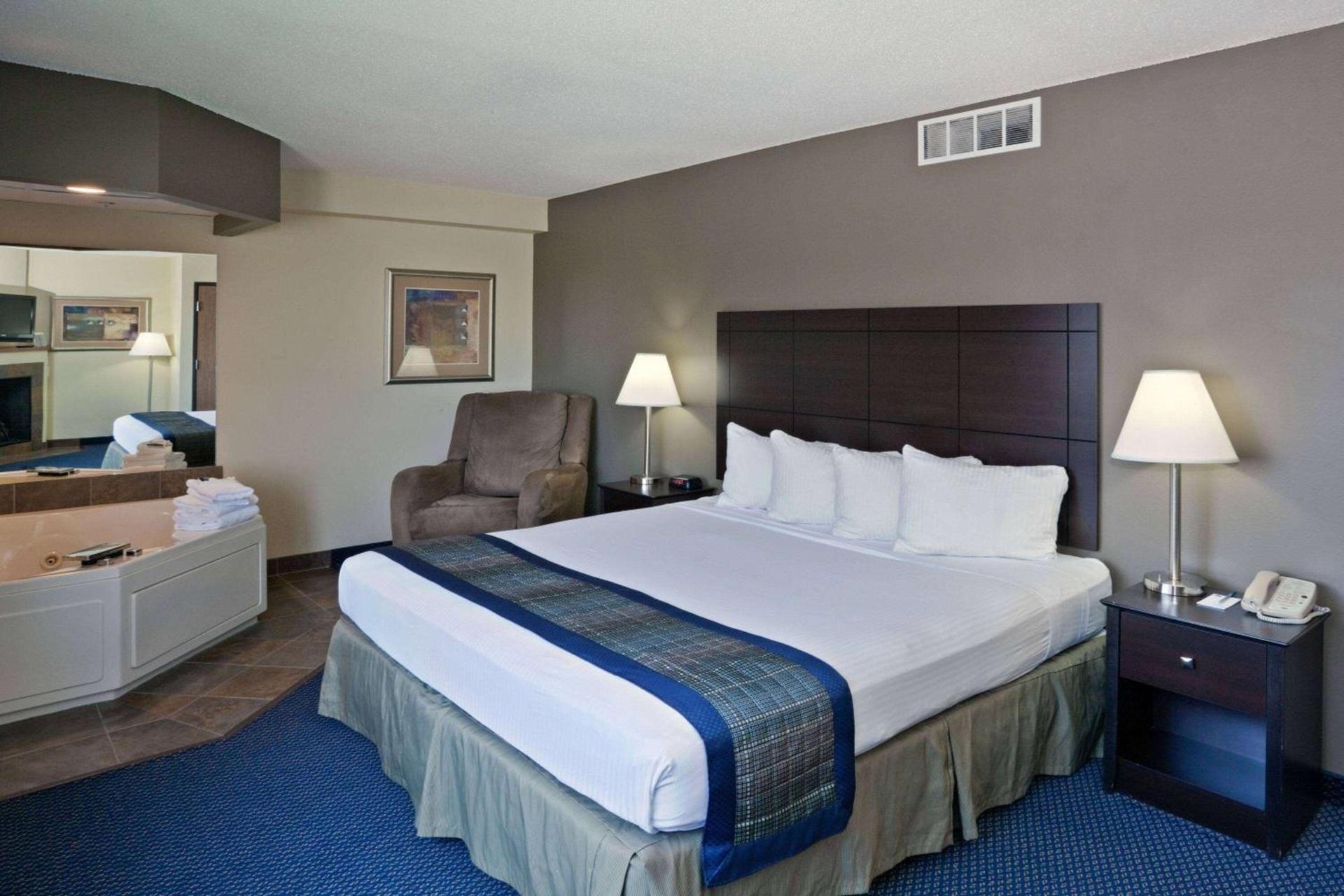 AmericInn by Wyndham Lincoln South photo 71