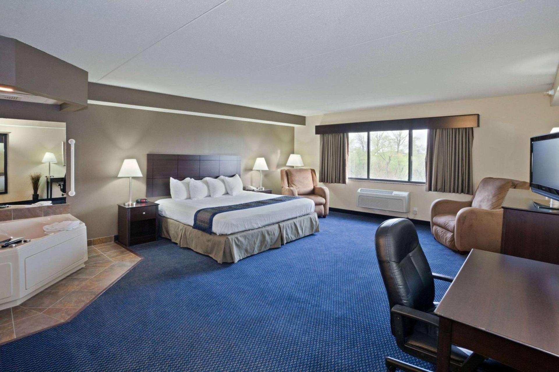 AmericInn by Wyndham Lincoln South photo 68