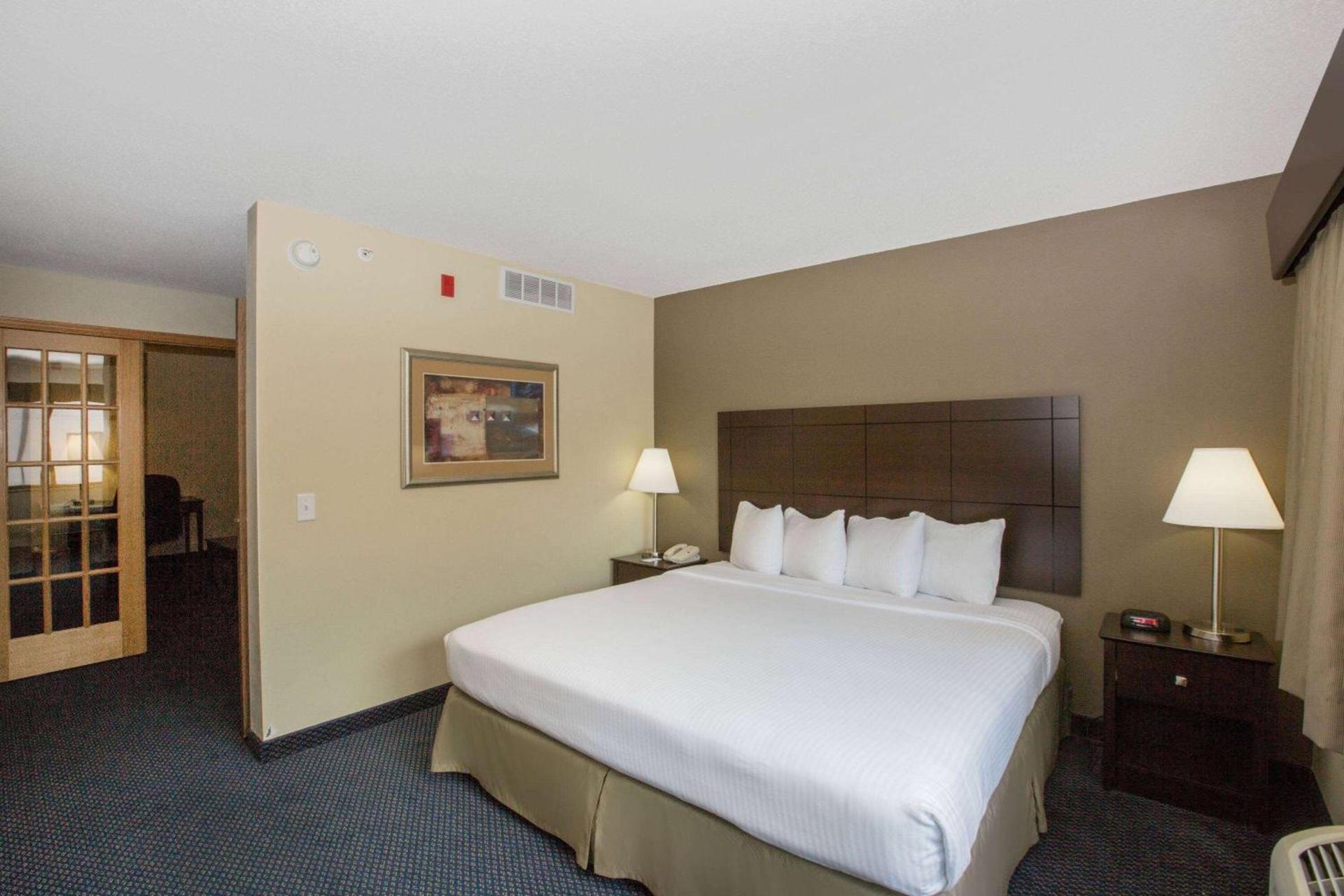 AmericInn by Wyndham Lincoln South photo 63