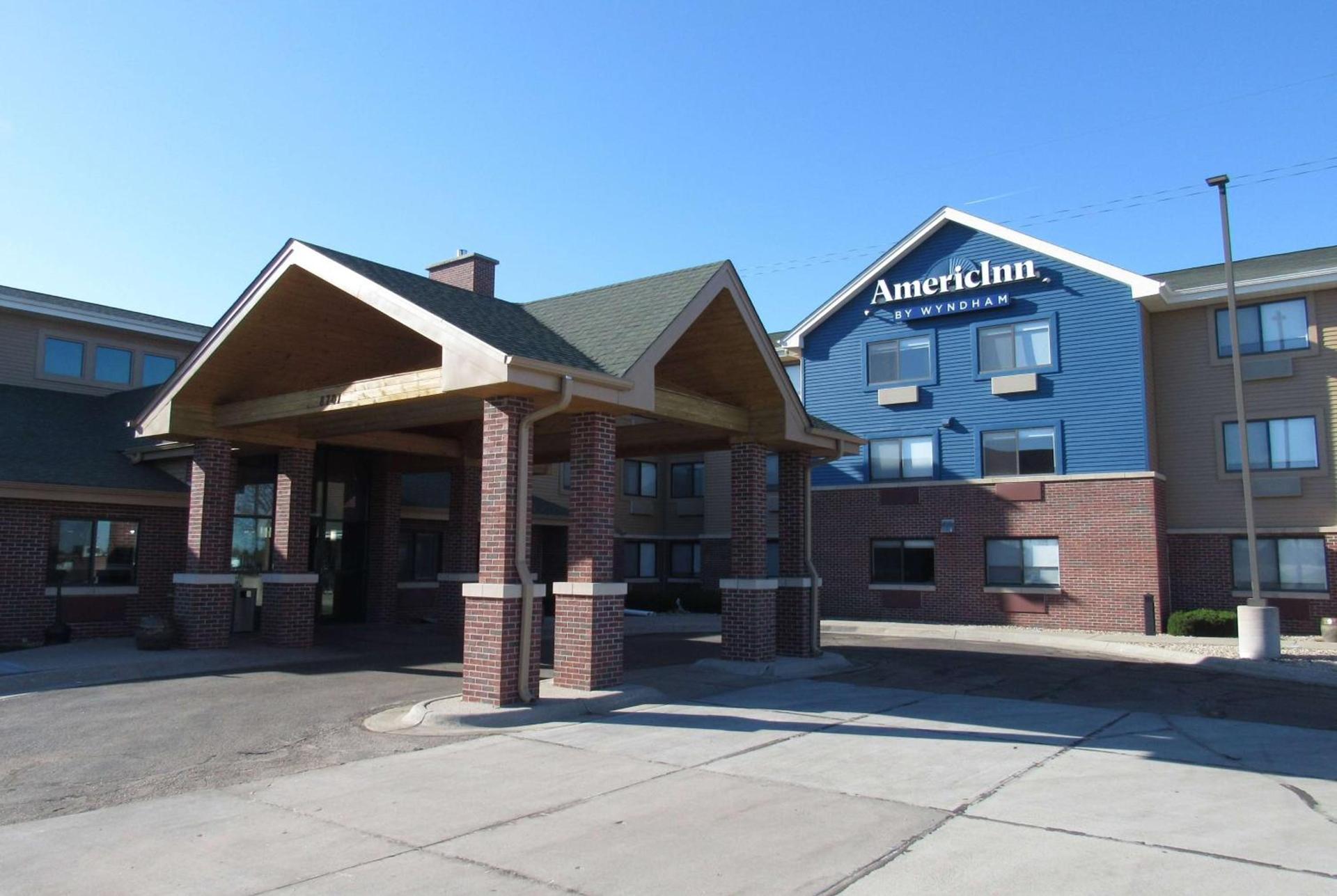 AmericInn by Wyndham Lincoln South — hotel in Lincoln