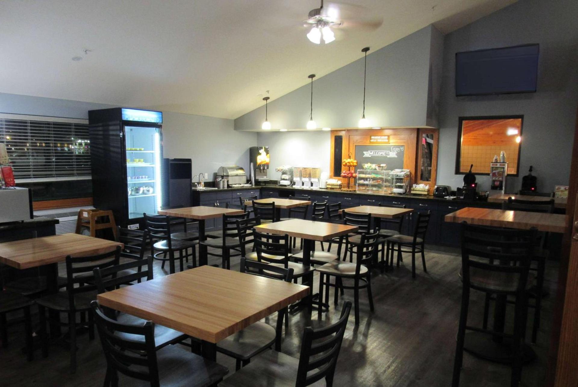 AmericInn by Wyndham Lincoln South photo 9