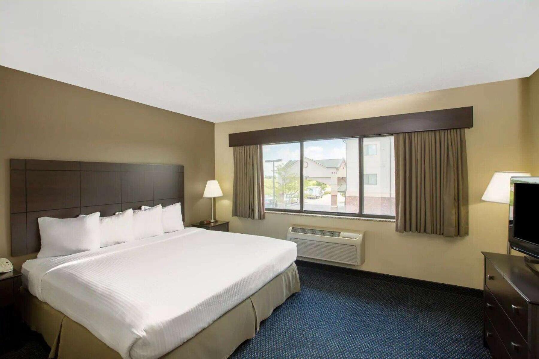 AmericInn by Wyndham Lincoln South photo 12