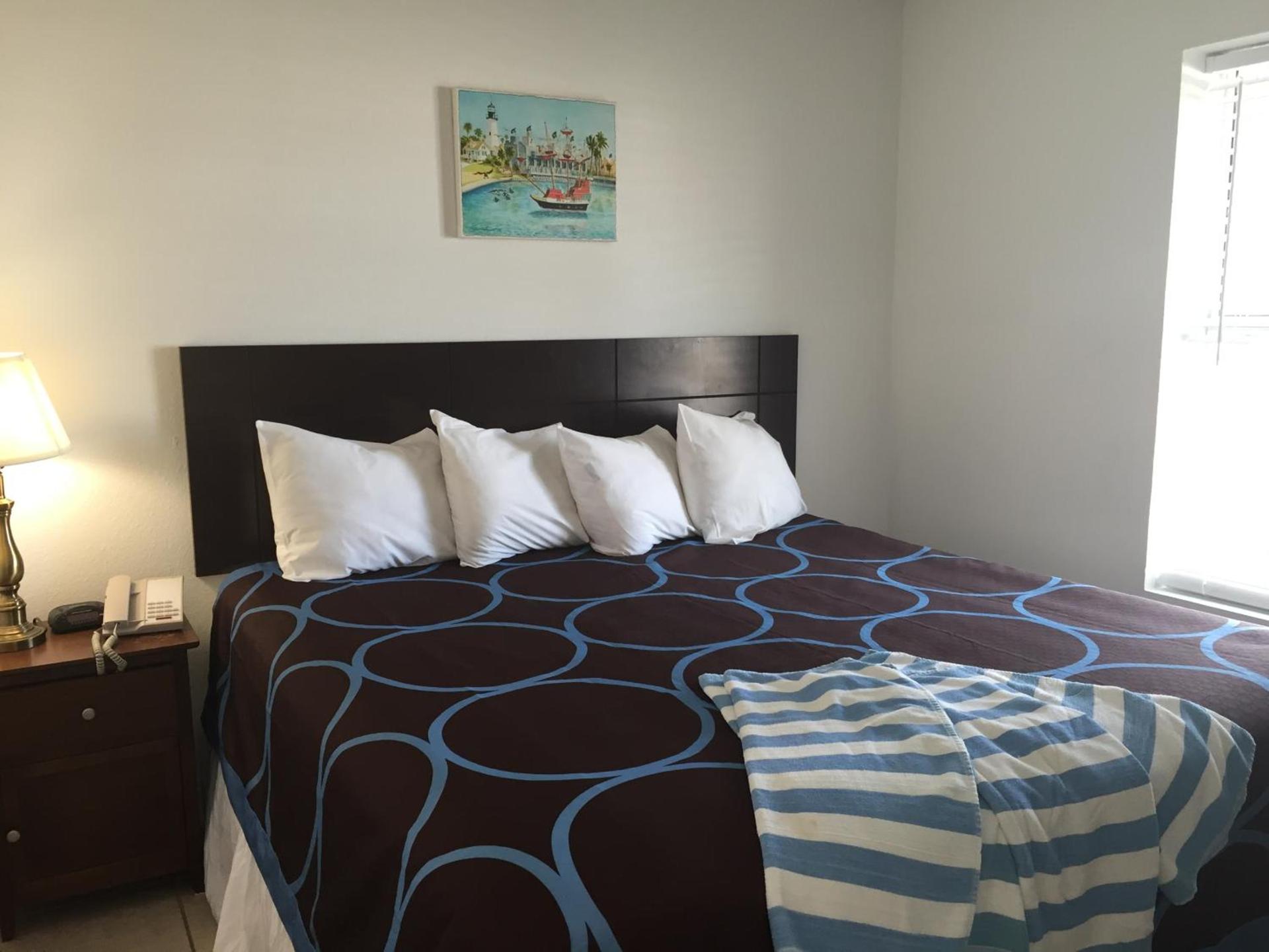 Port Isla Inn photo 16