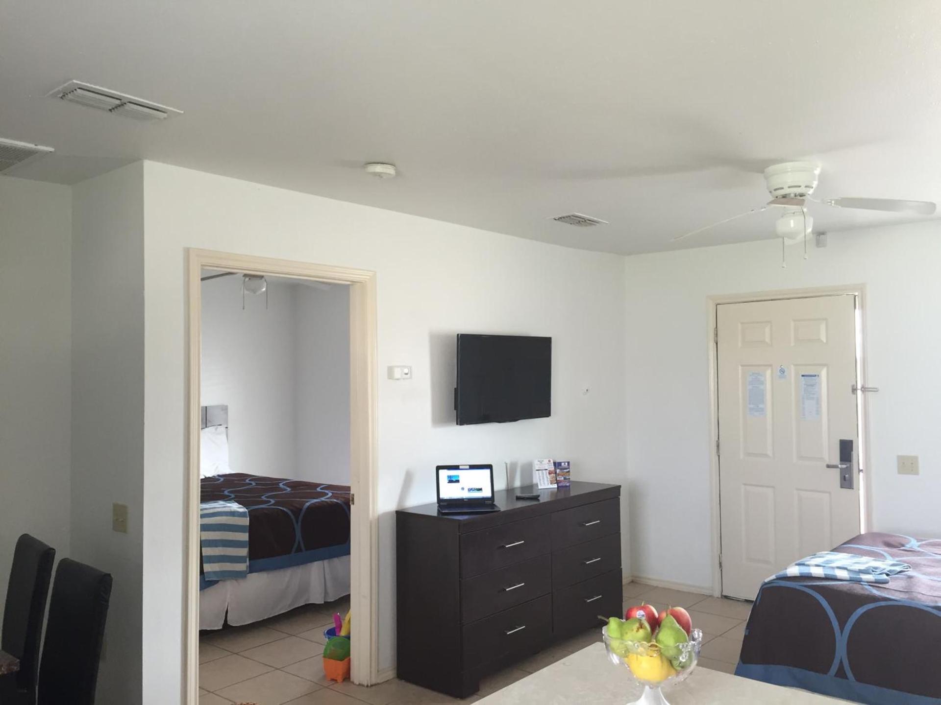 Port Isla Inn photo 24