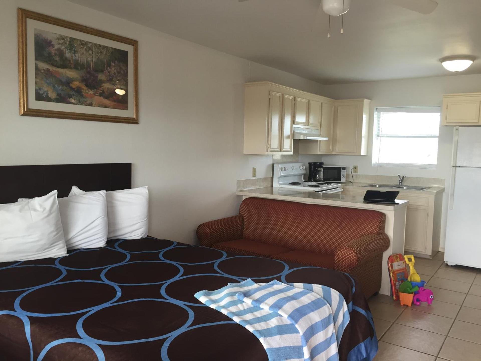 Port Isla Inn photo 13