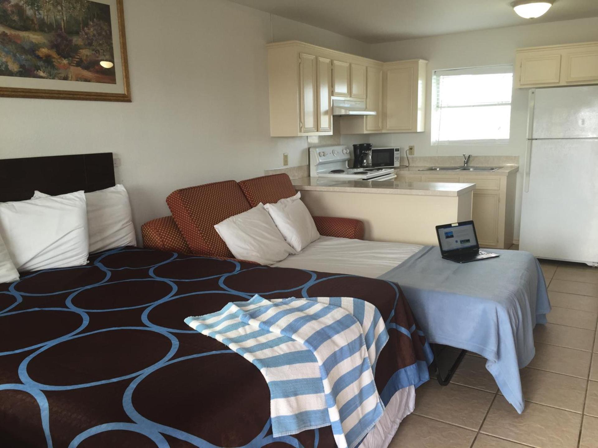 Port Isla Inn photo 26