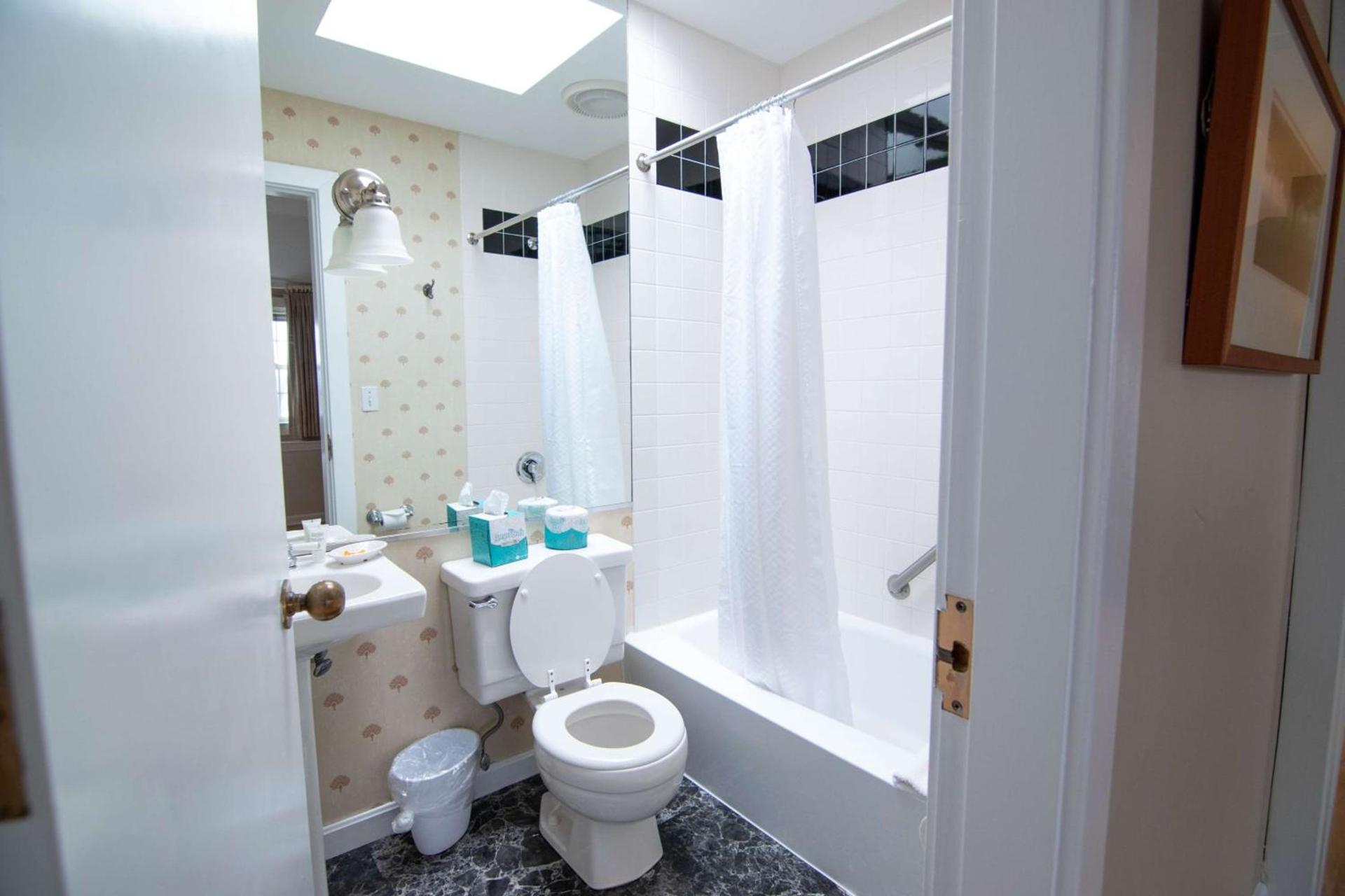 The Beach House Inn photo 56