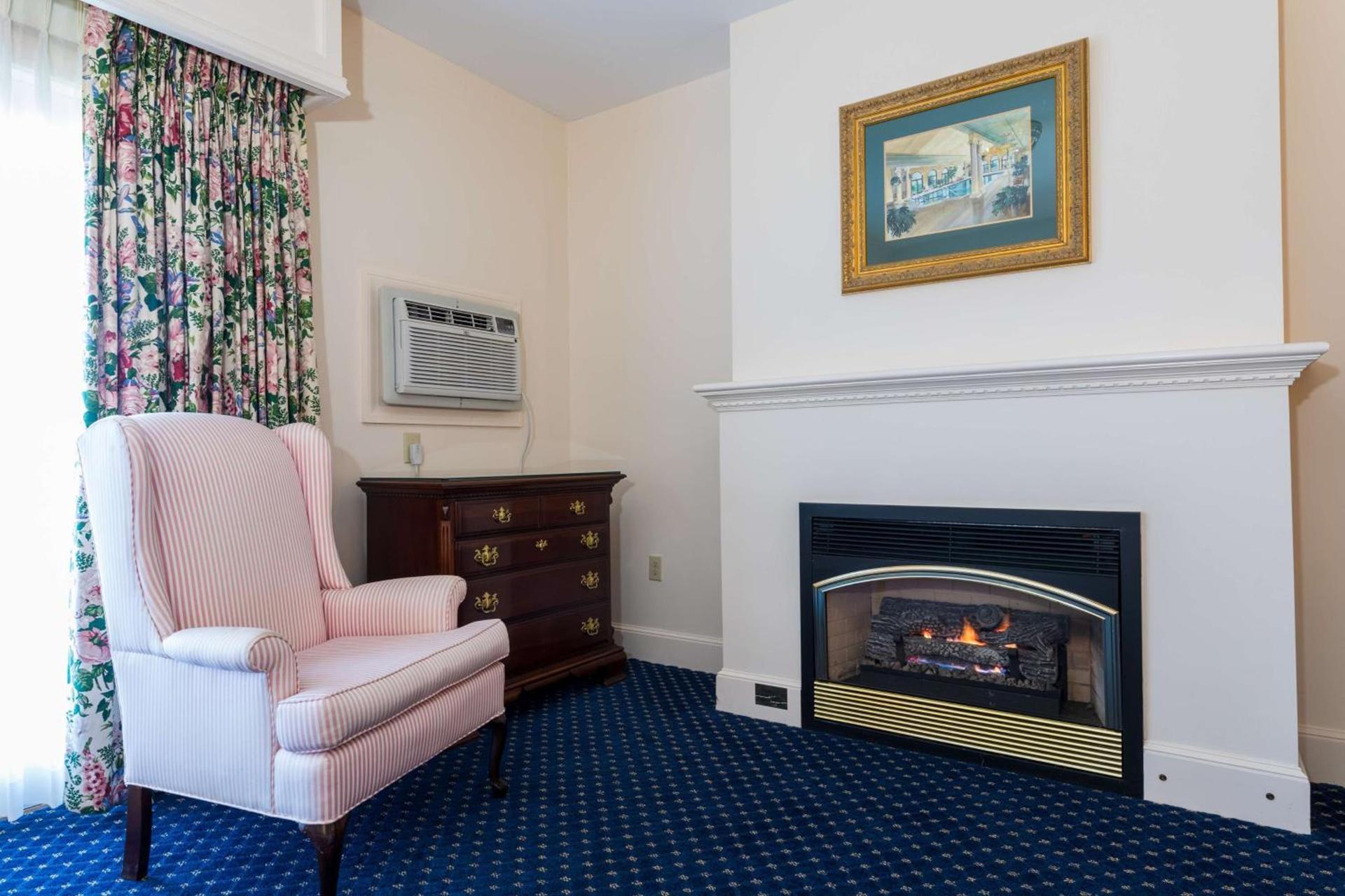 Bluenose Inn - Bar Harbor Collection photo 12